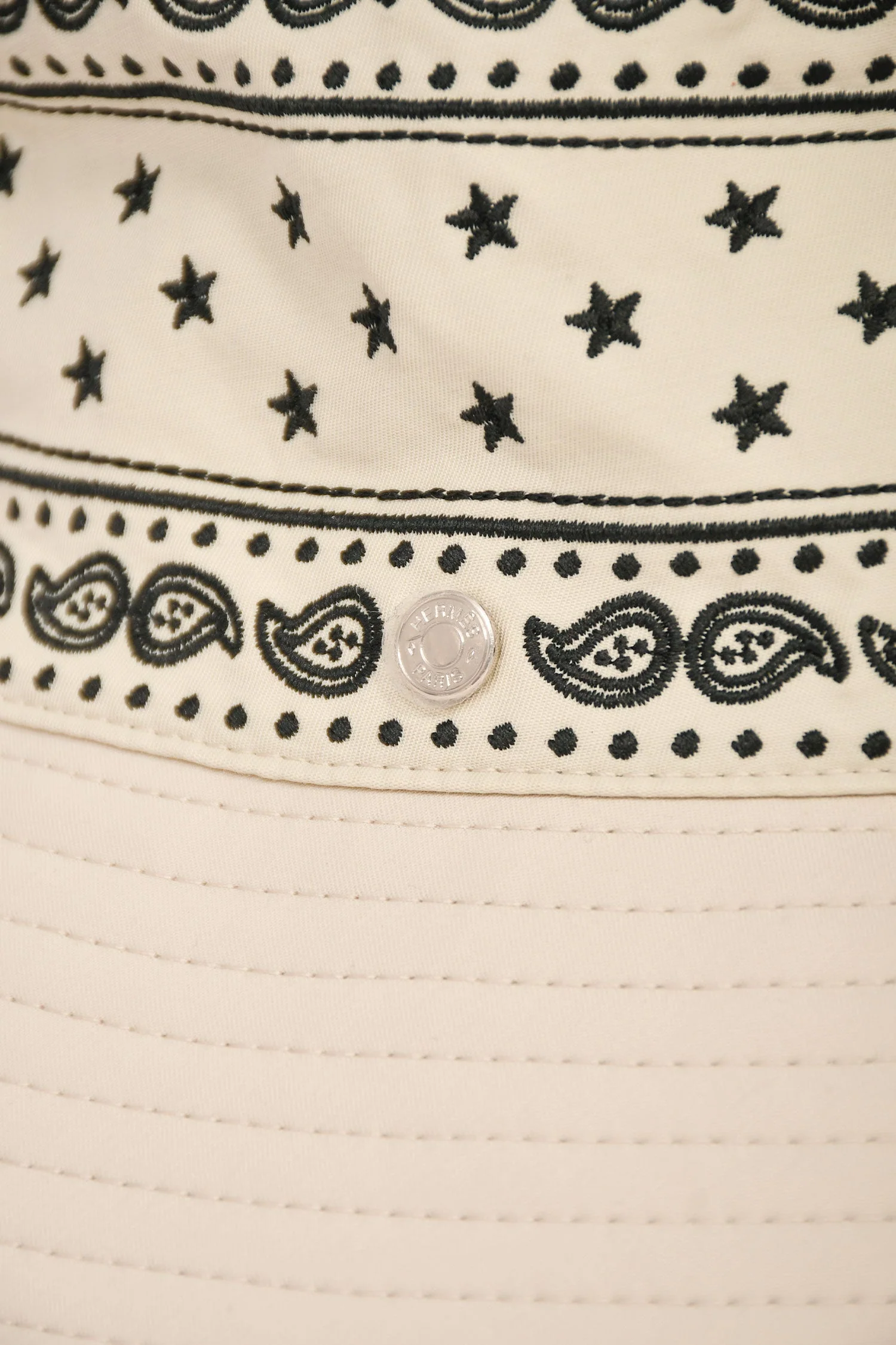Hermès Cream Paisley Bucket Hat Size 57 - Image 3