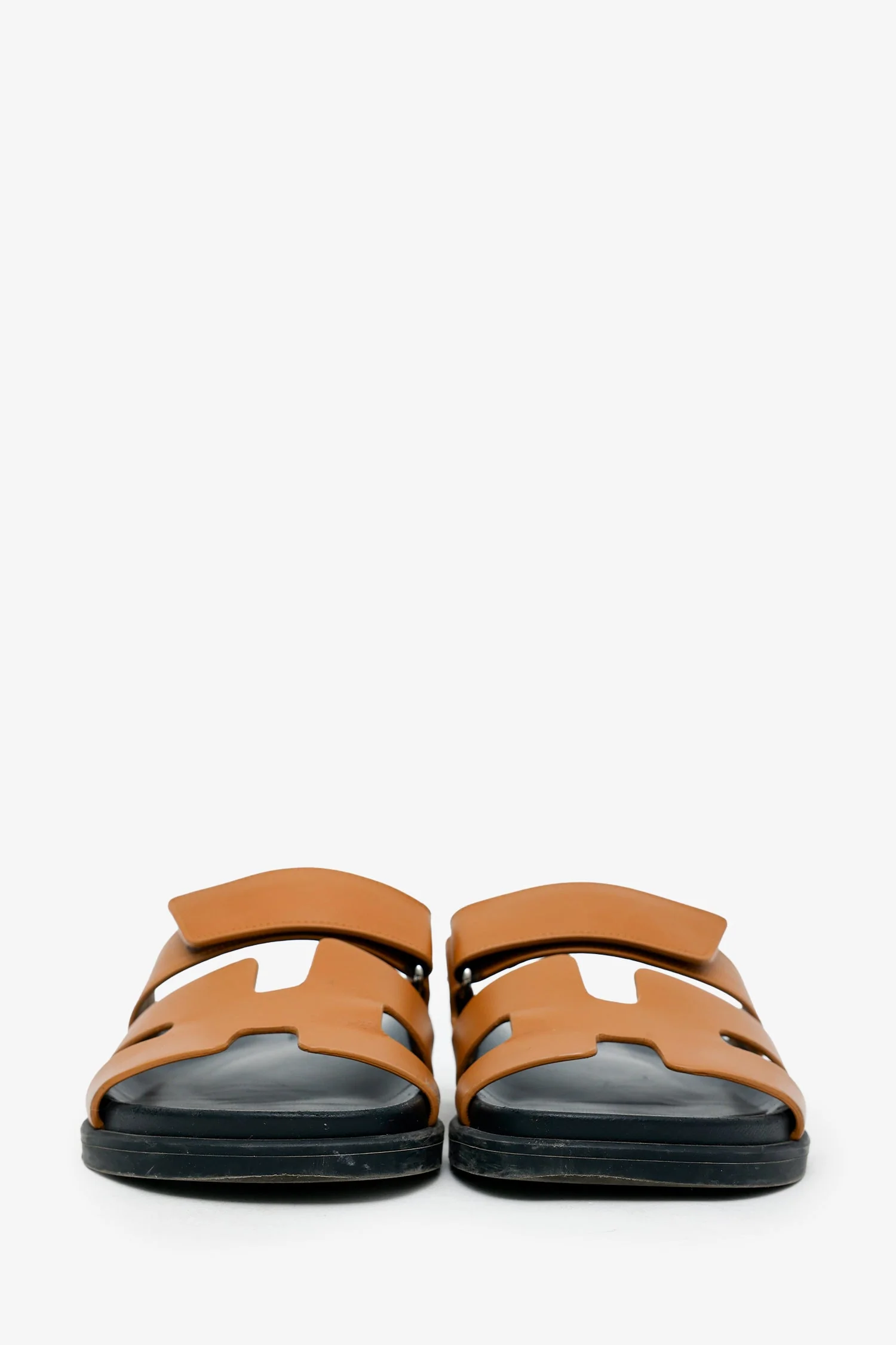 Hermès Gold/Black Leather 'Chypre' Sandals Size 39.5 - Image 3