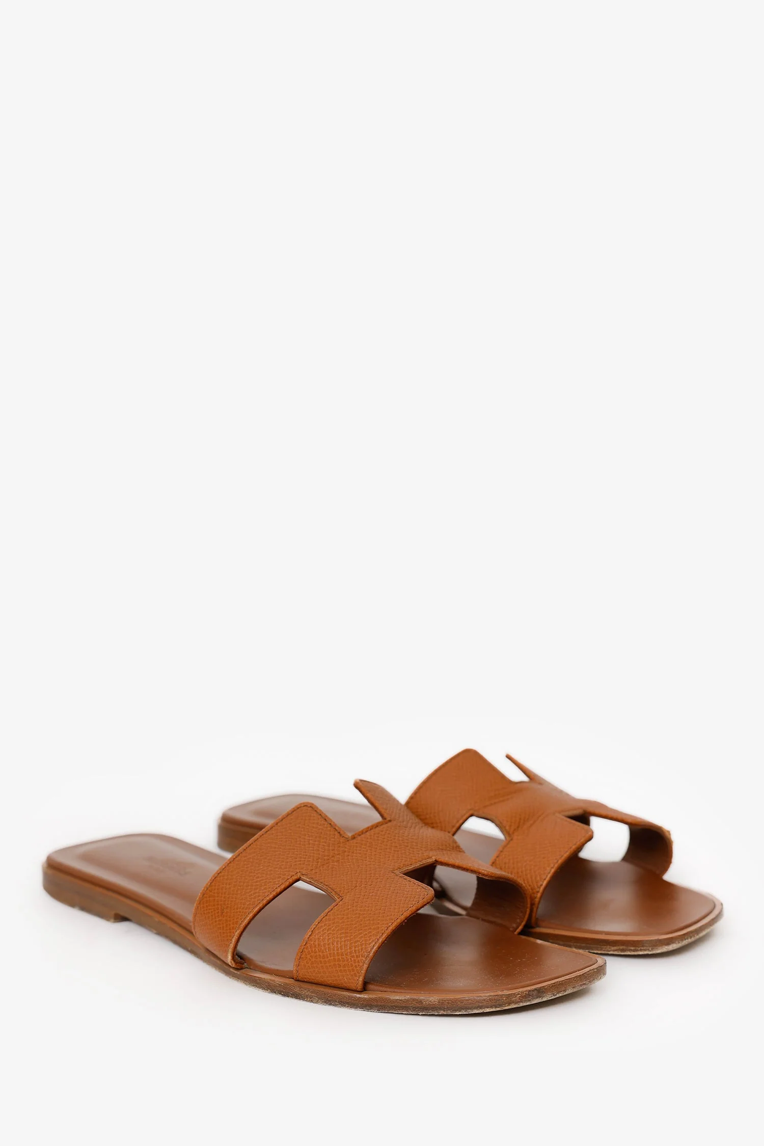 Hermès Gold Epsom Leather 'Oran' Sandals Size 39 - Image 2