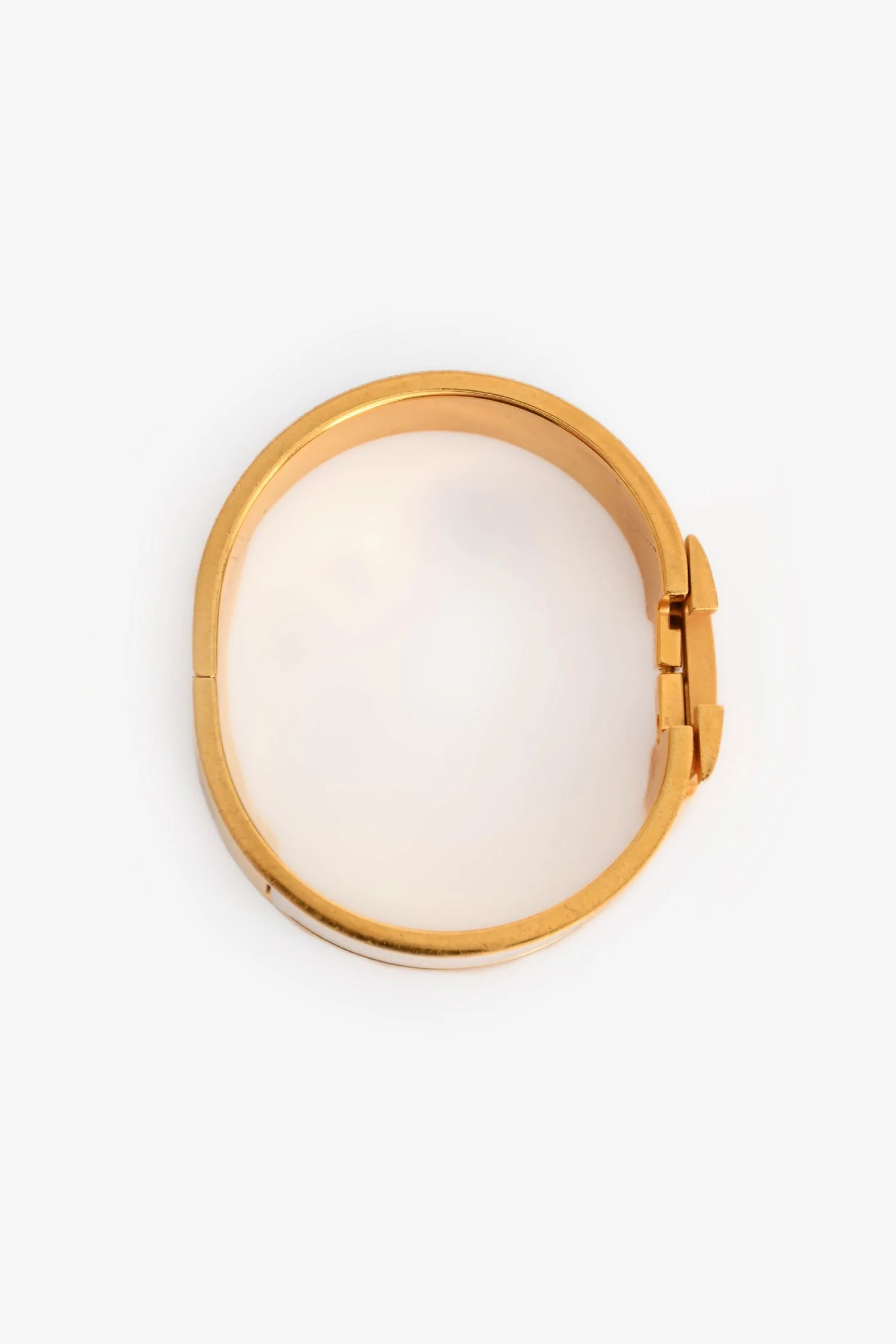 Hermès Gold Toned White Enamel Clic Clac Bracelet (As Is) - Image 5