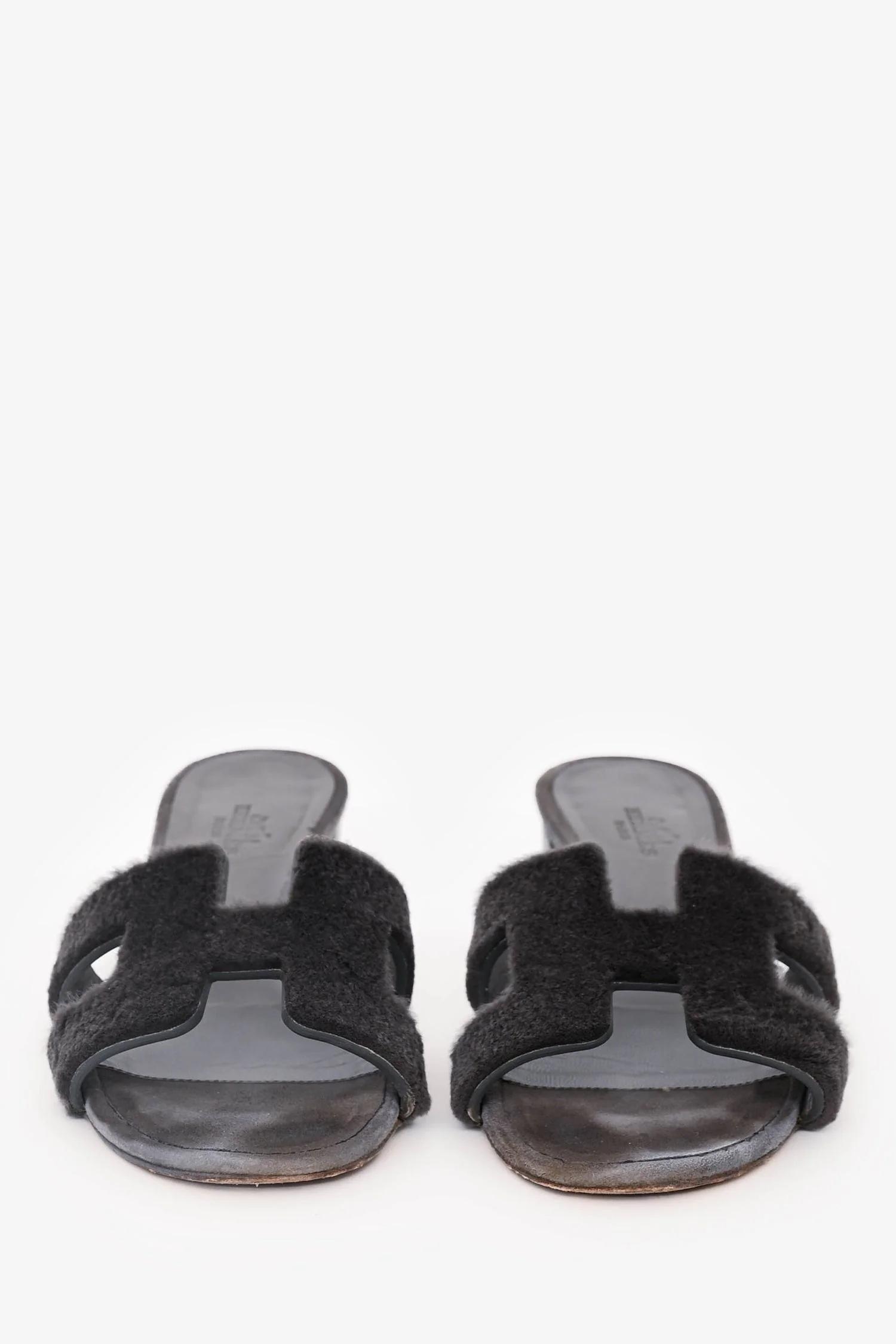 Hermès Grey Leather/Shaved Mink Fur Oasis Sandals Size 36 - Image 3