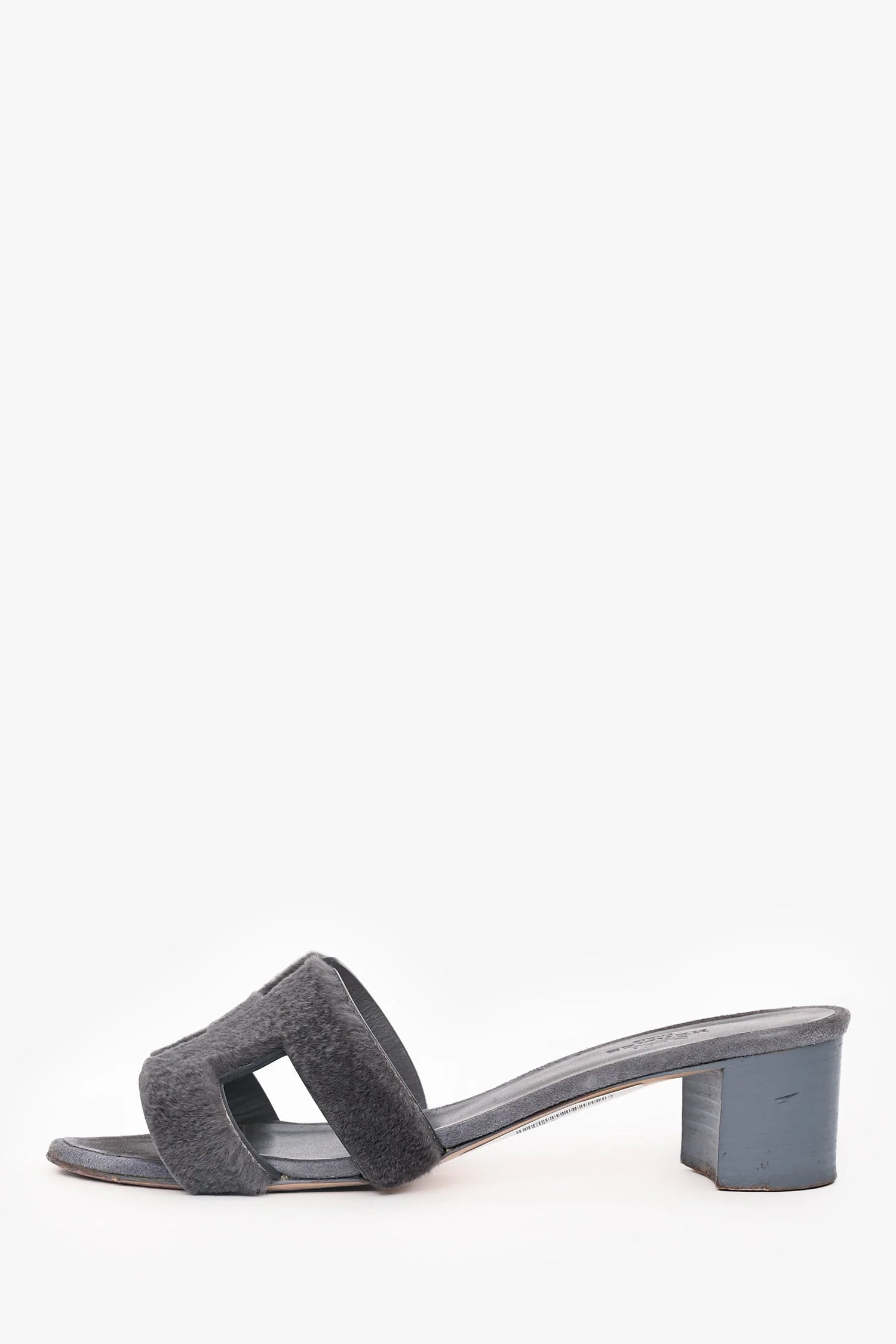Hermès Grey Leather/Shaved Mink Fur Oasis Sandals Size 36 - Image 5