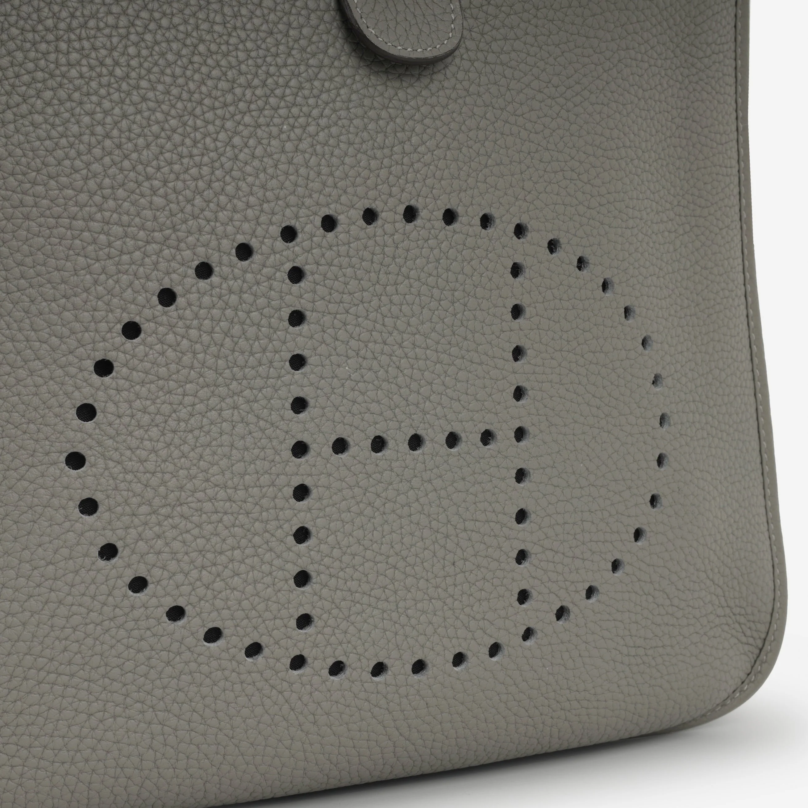 Hermès Evelyne PM - Gris Meyer Clemence | Gold Hardware - Image 6