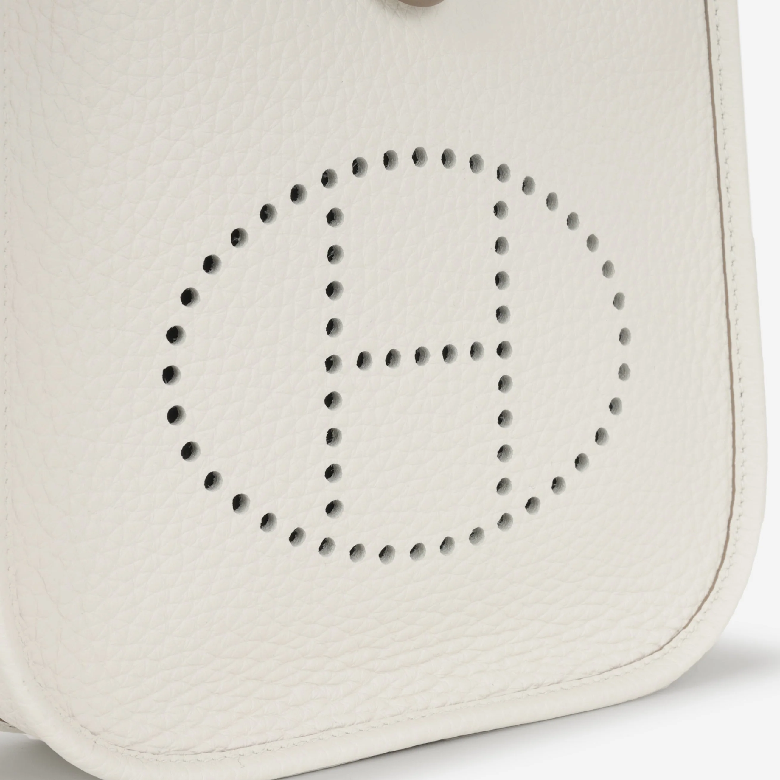 Hermès Evelyne TPM - Gris Pale Clemence | Gold Hardware - Image 3