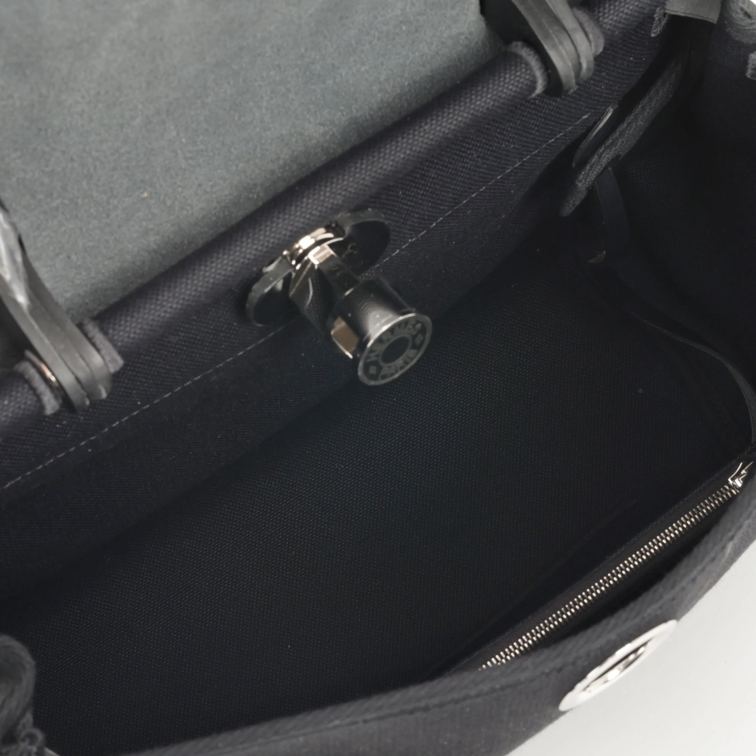 Hermès Herbag 31 - Black Canvas / Hunter | Palladium Hardware - Image 6
