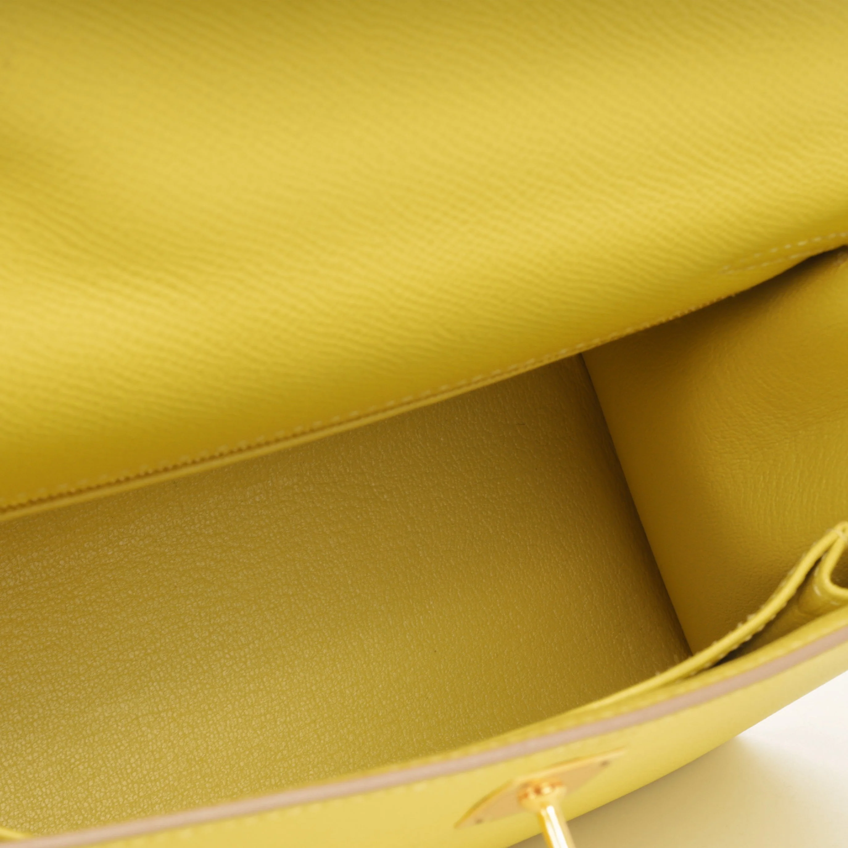 Hermès Kelly 25 - Lime Epsom | Gold Hardware - Image 8