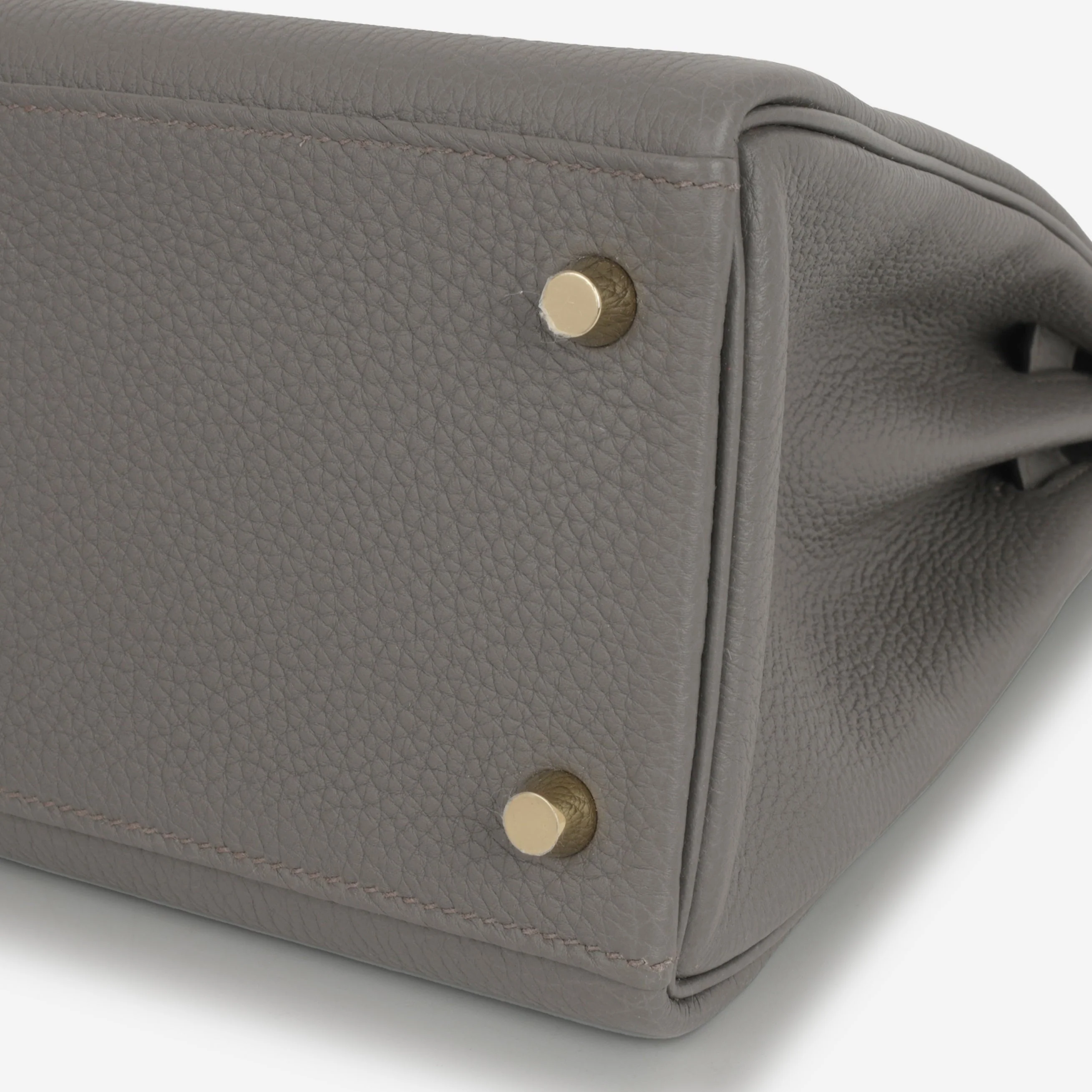 Hermès Kelly 28 - Gris Etain Togo | Gold Hardware - Image 7