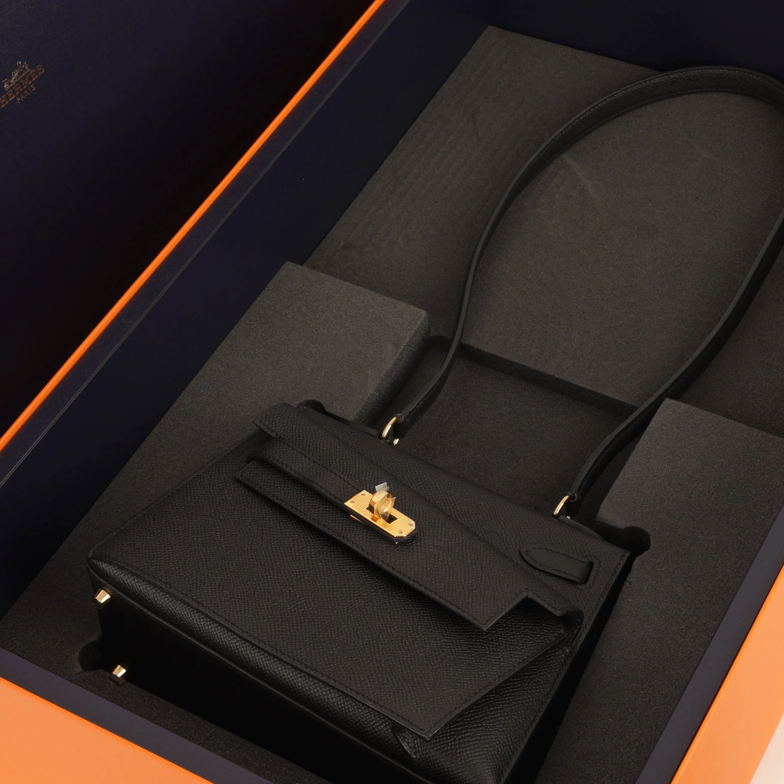 Hermès Kelly Desordre - Black Epsom | Gold Hardware - Image 10