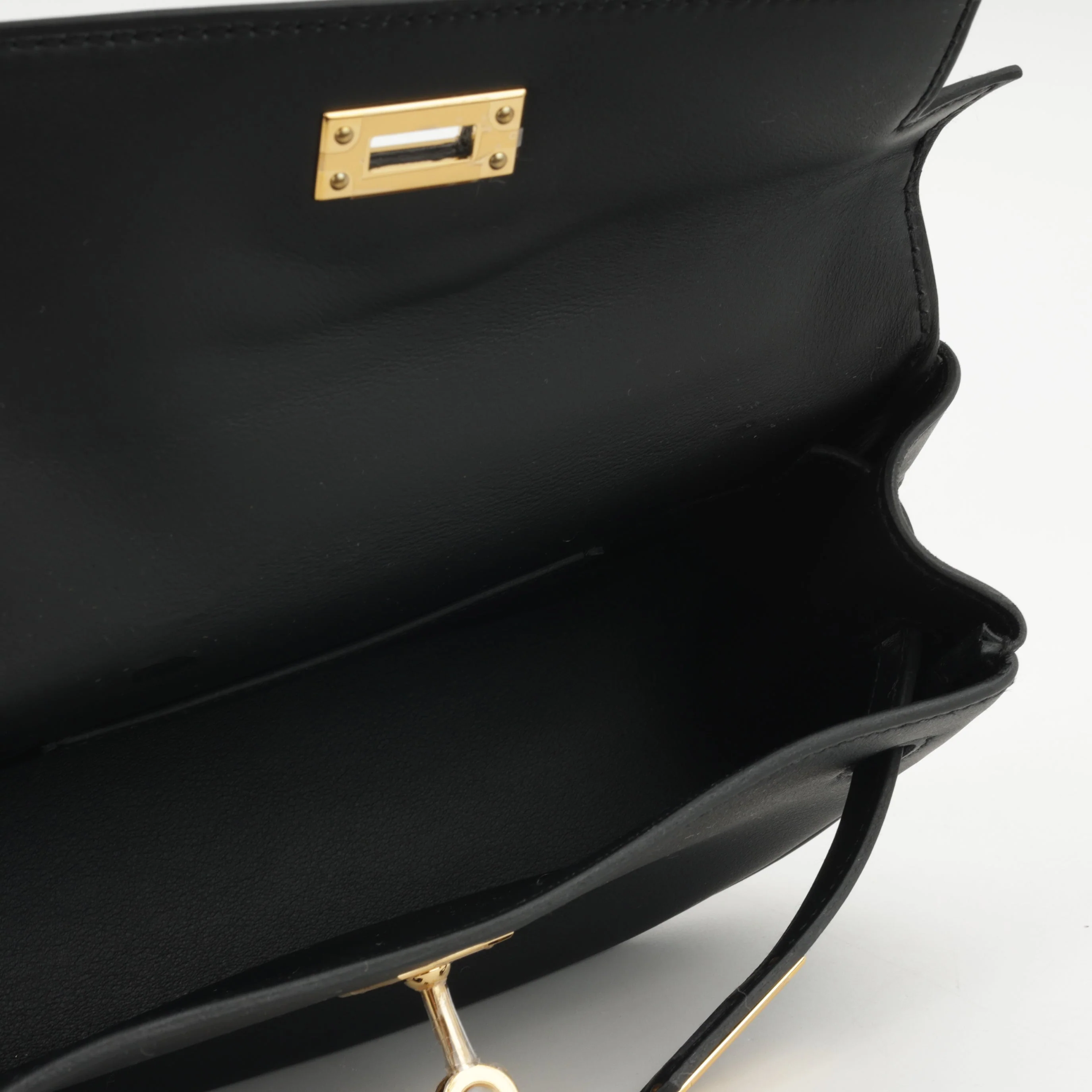 Hermès Kelly Moove - Black Swift | Gold Hardware - Image 6