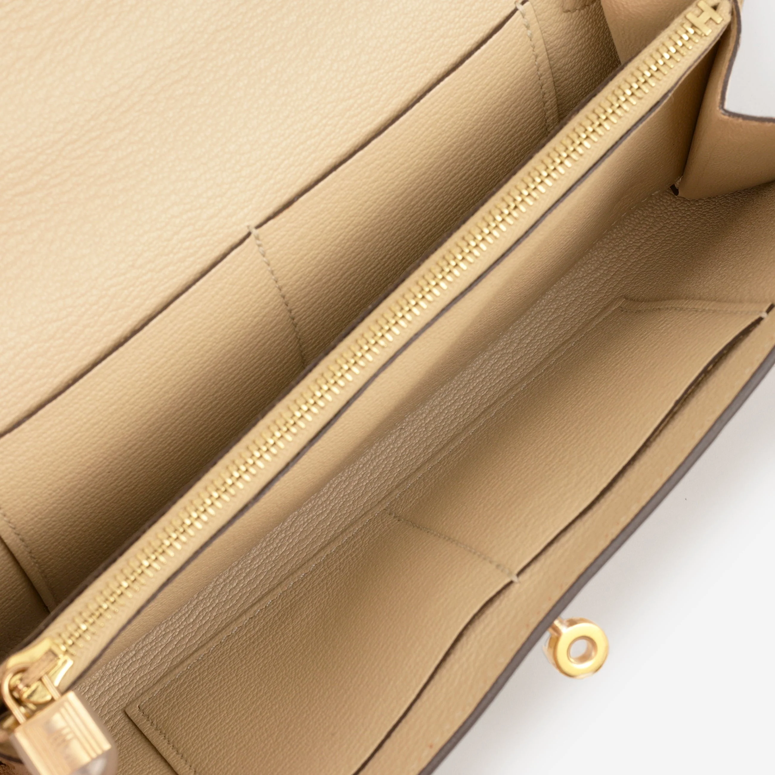 Hermès Kelly To Go - Parchemin Ostrich | Gold Hardware - Image 6