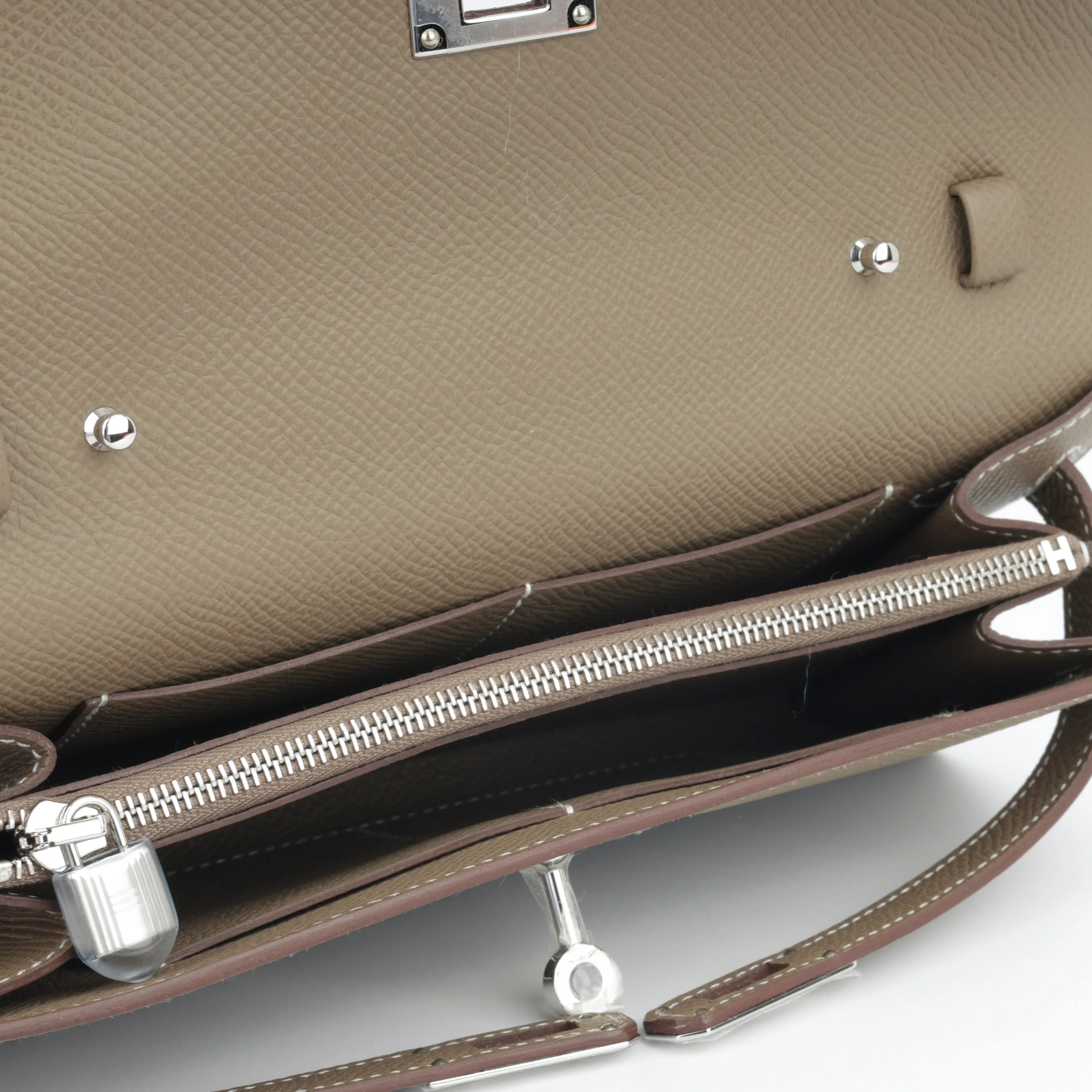 Hermès Kelly To Go Wallet - Etoupe Epsom | Palladium Hardware - Image 4