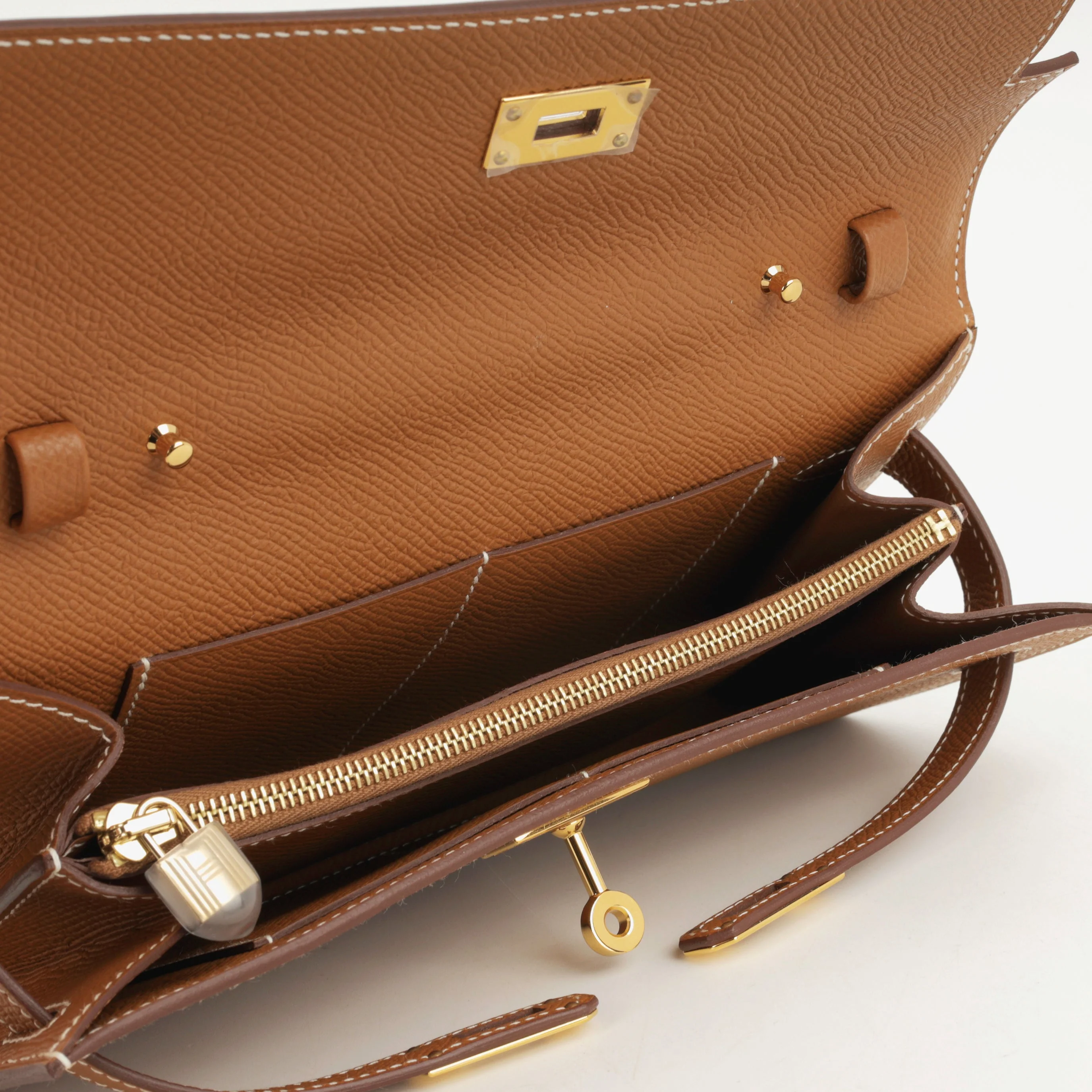Hermès Kelly To Go Wallet - Gold Epsom | Gold Hardware - Image 4