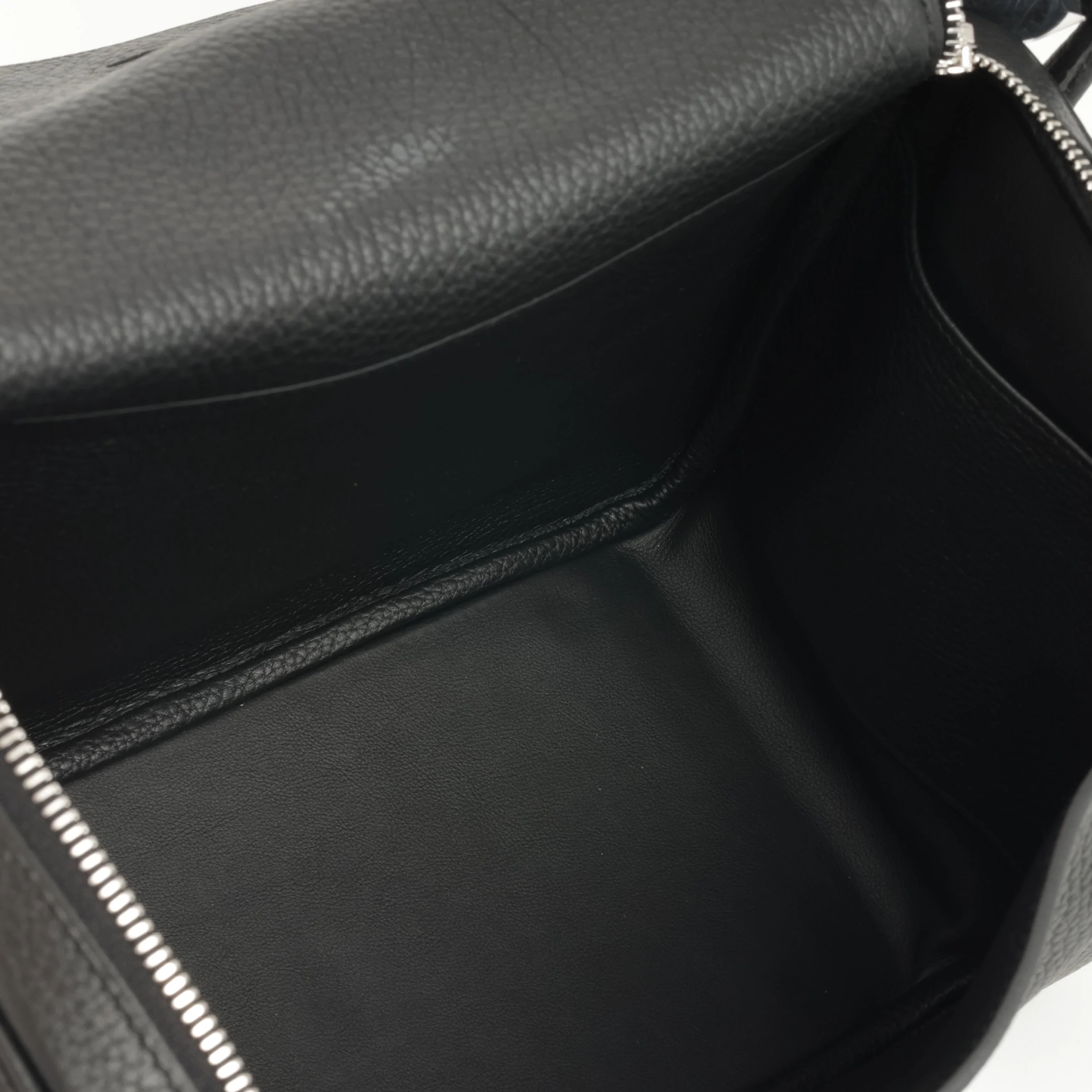 Hermès Lindy 30 - Noir Clemence - Palladium Hardware - Image 11