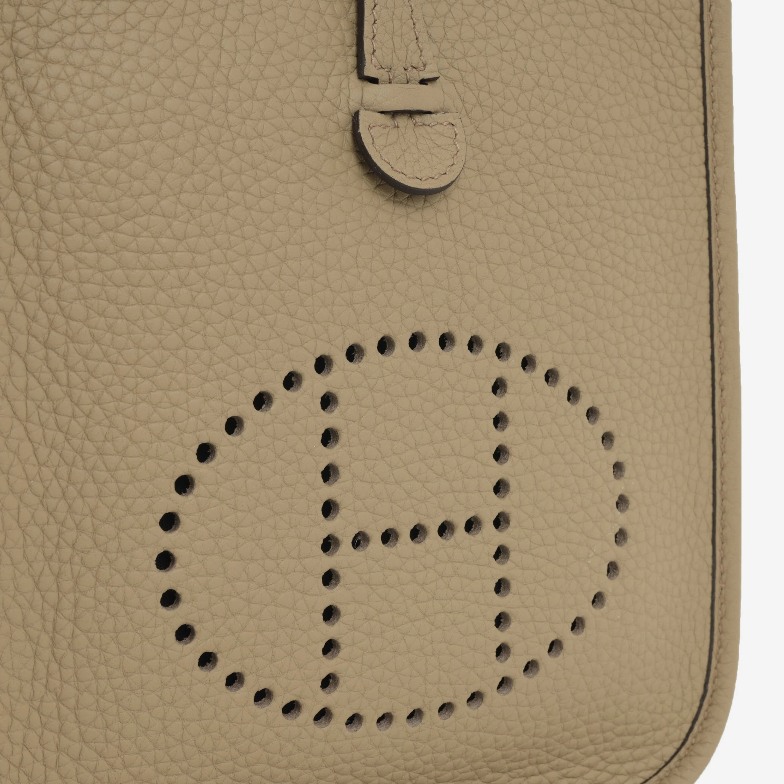 Hermès Mini Evelyne 16 - Beige Marfa Clemence / Gris Pale & Beige Marfa Strap | Palladium Hardware - Image 8
