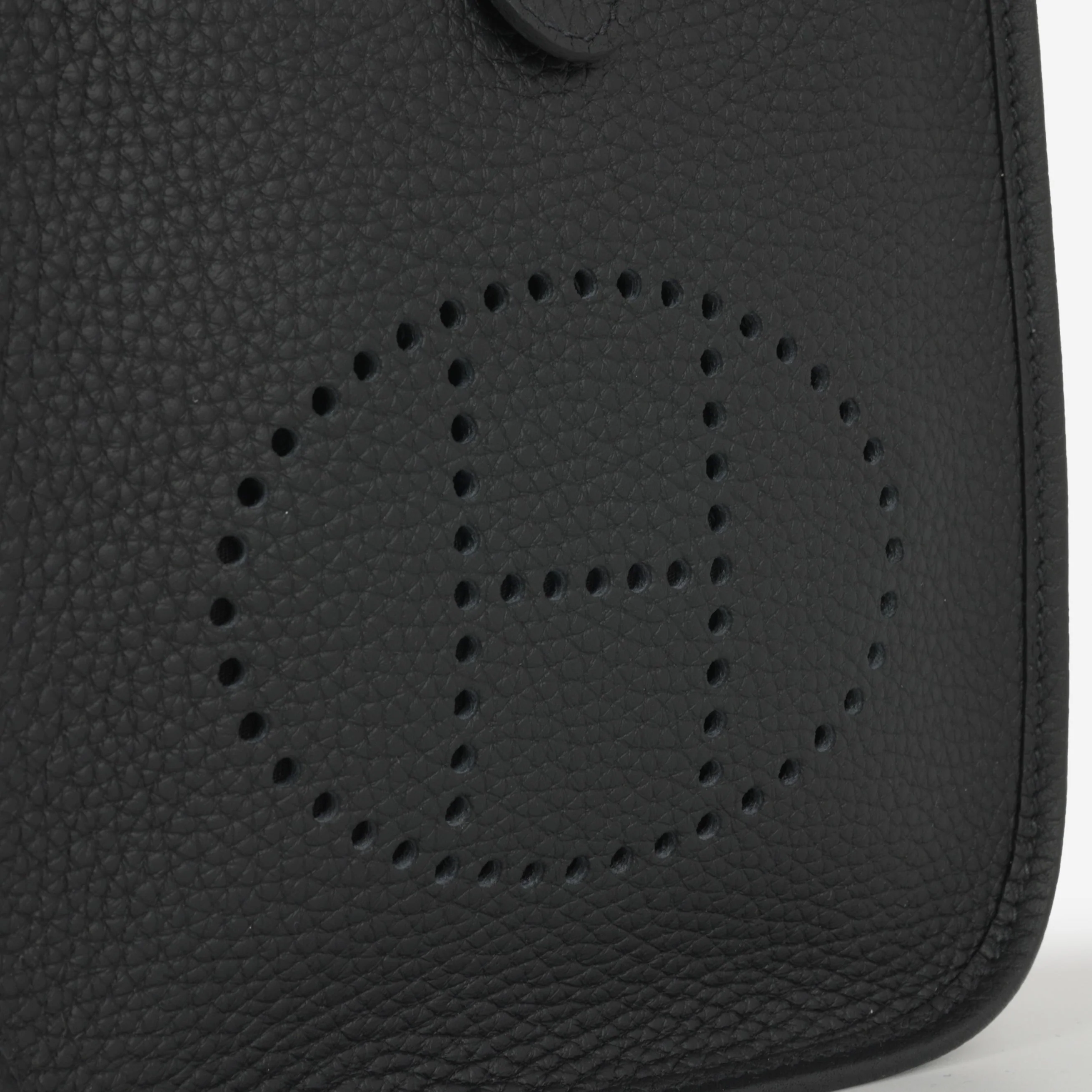 Hermès Mini Evelyne 16 - Black Clemence | Palladium Hardware - Image 4