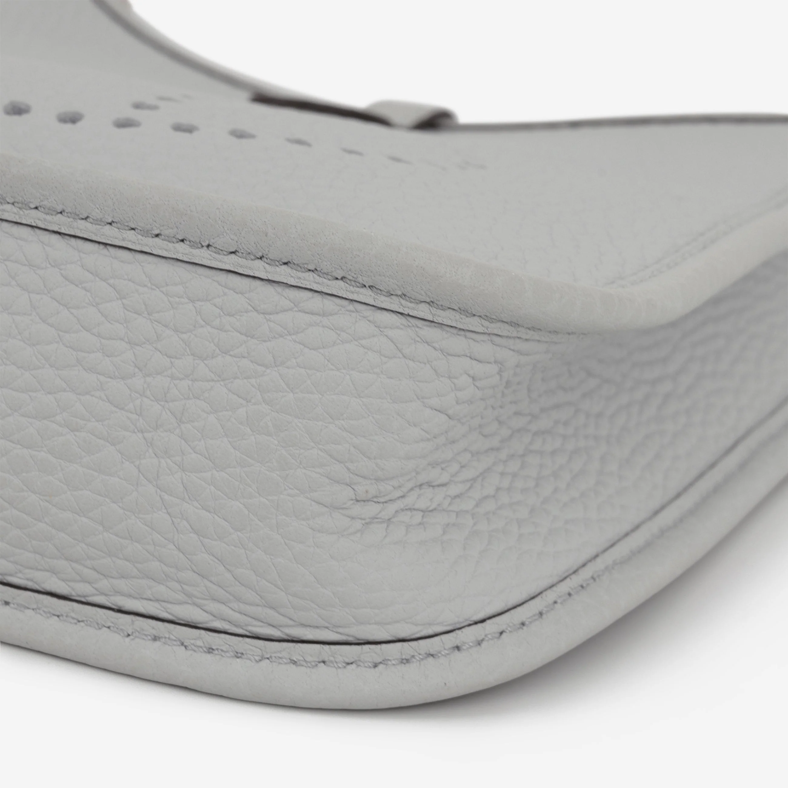 Hermès Mini Evelyne 16 - Blue Pale Clemence / Nata Strap | Palladium Hardware - Image 10