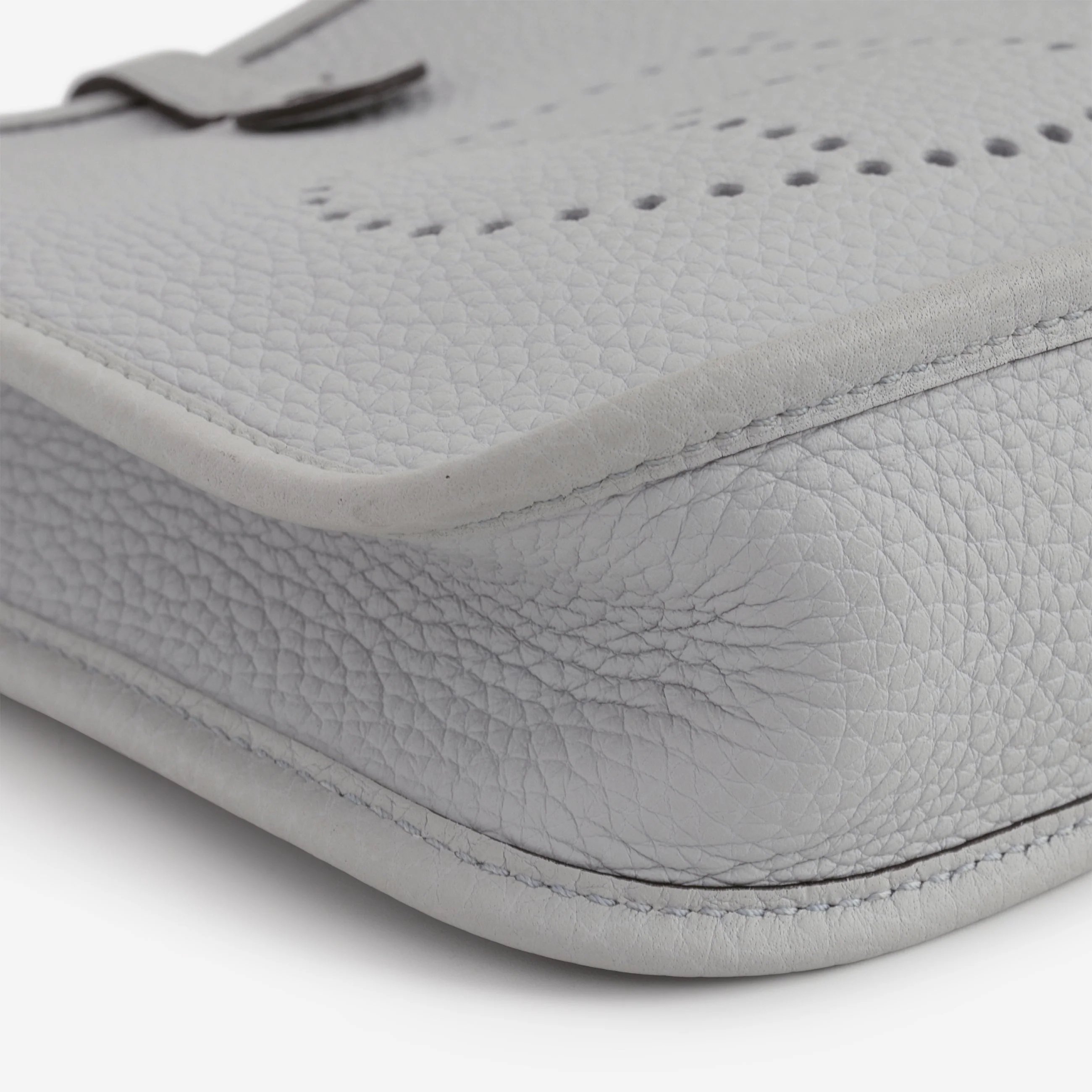 Hermès Mini Evelyne 16 - Blue Pale Clemence / Nata Strap | Palladium Hardware - Image 9