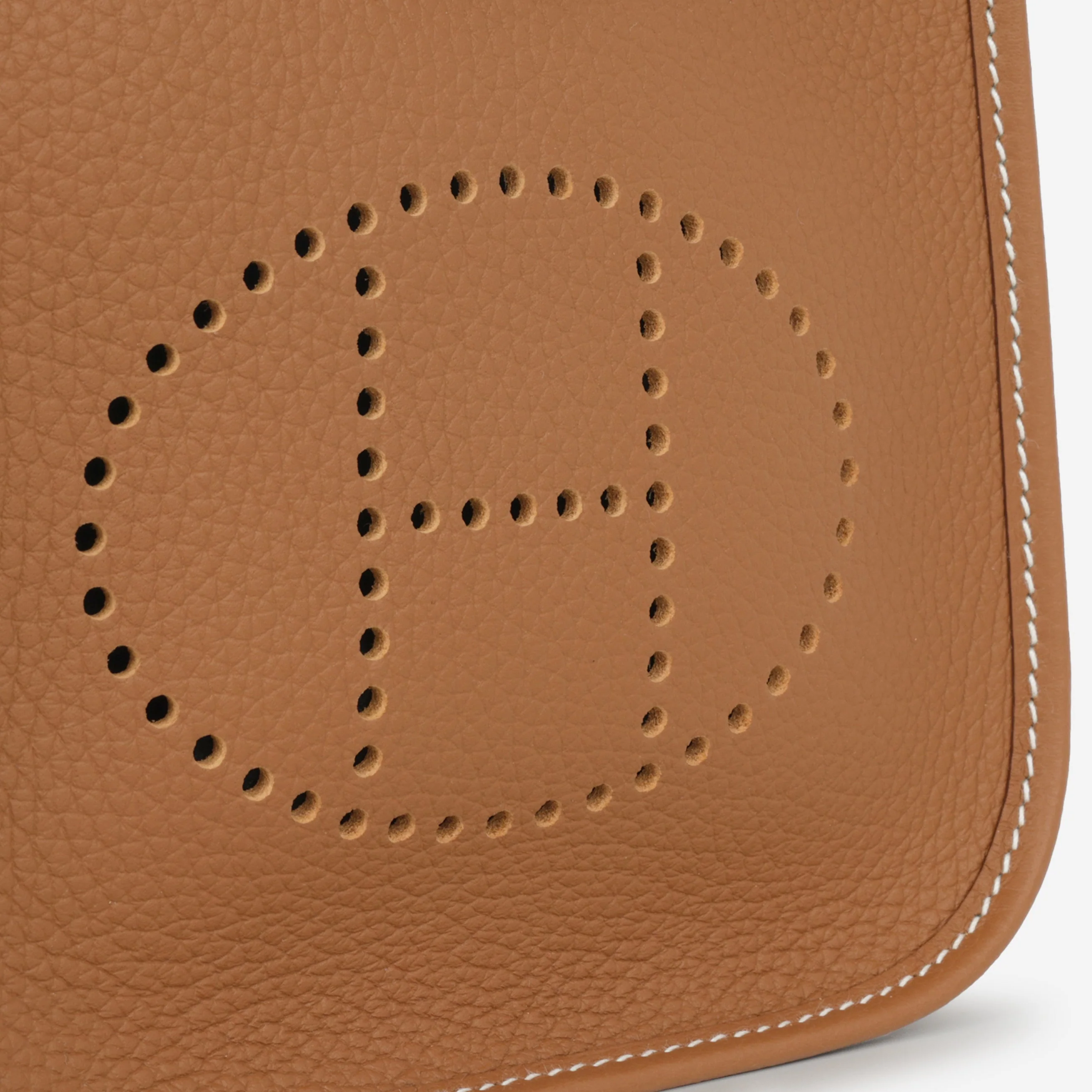 Hermès Mini Evelyne 16  - Gold Clemence | Gold Hardware - Image 6