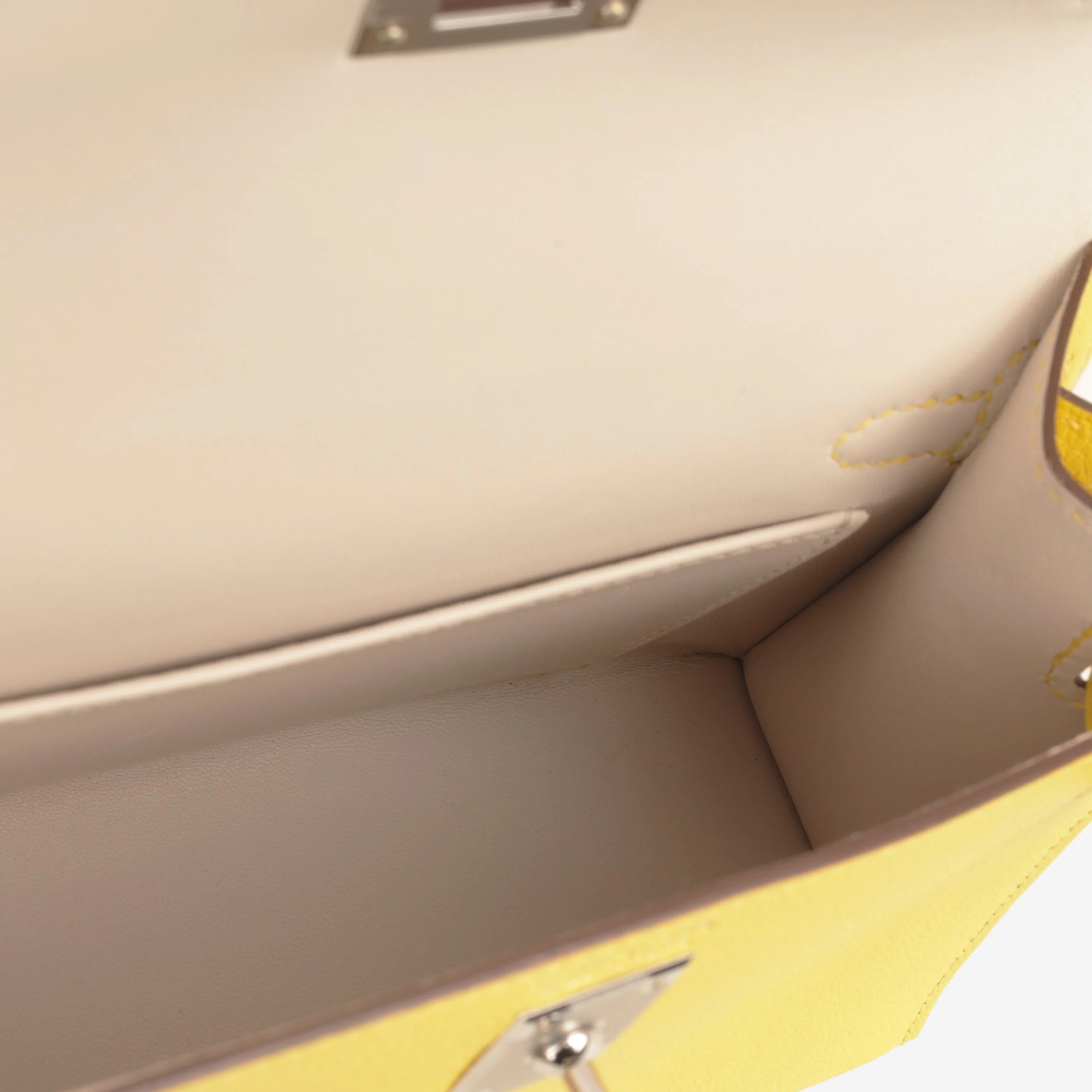 Hermès Verso Mini Kelly - Jaune De Naples Chevron Mysore / Beton Interior | Palladium Hardware - Image 11