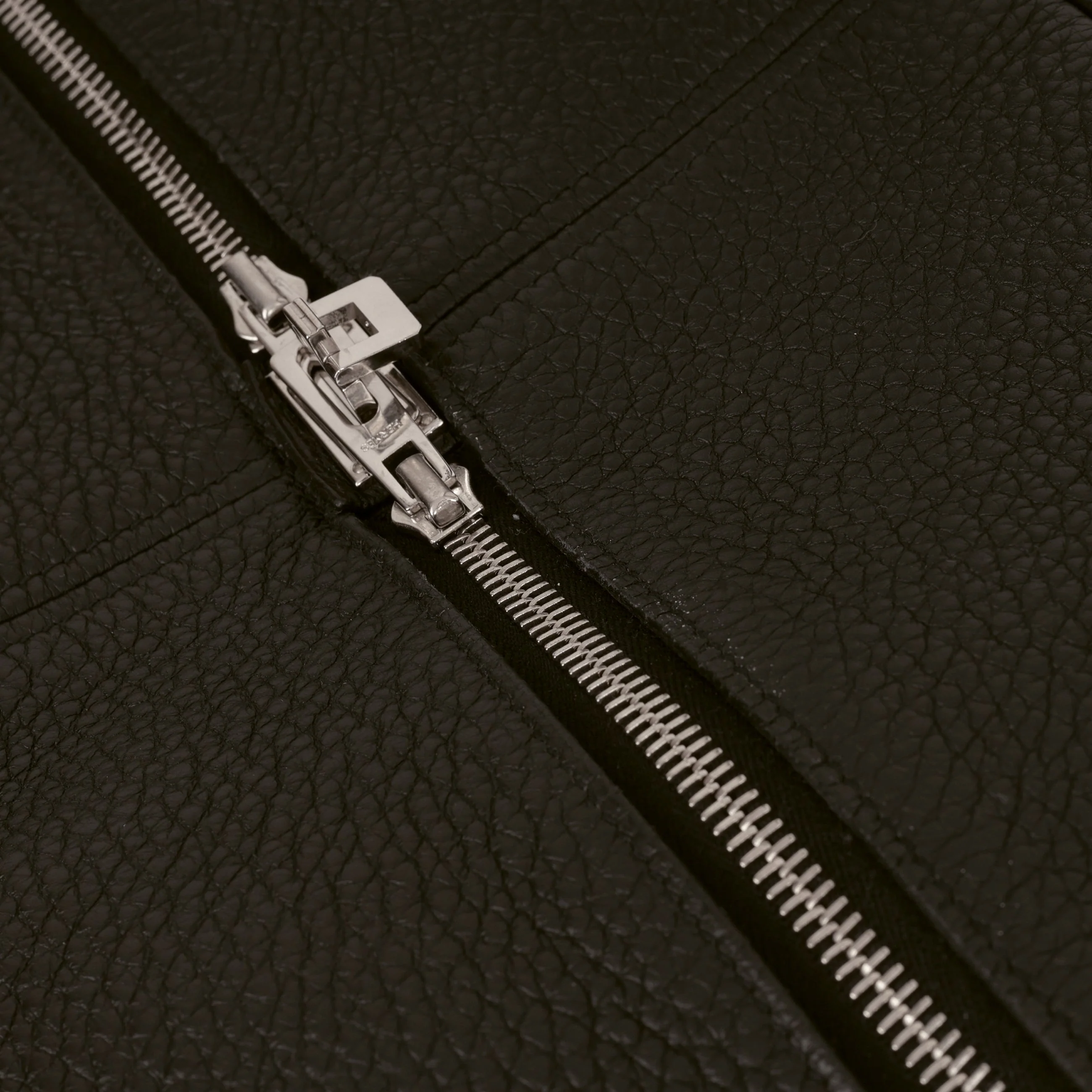 Hermès Victoria 50 - Black Clemence | Palladium Hardware - Image 10