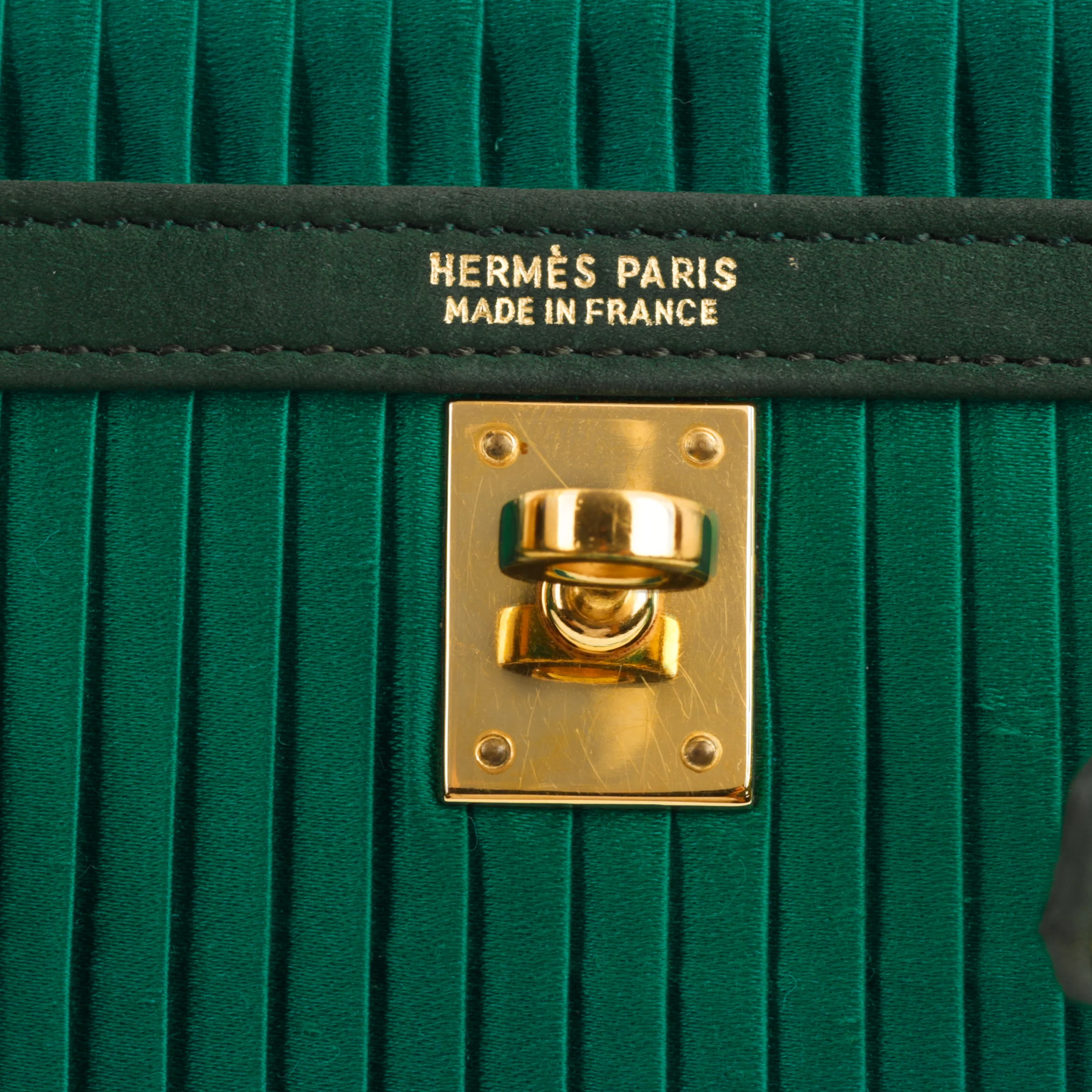 Hermès Vintage Kelly 20 - Malachite Satin/Vert Fonce Veau Velours | Gold Hardware - Image 12