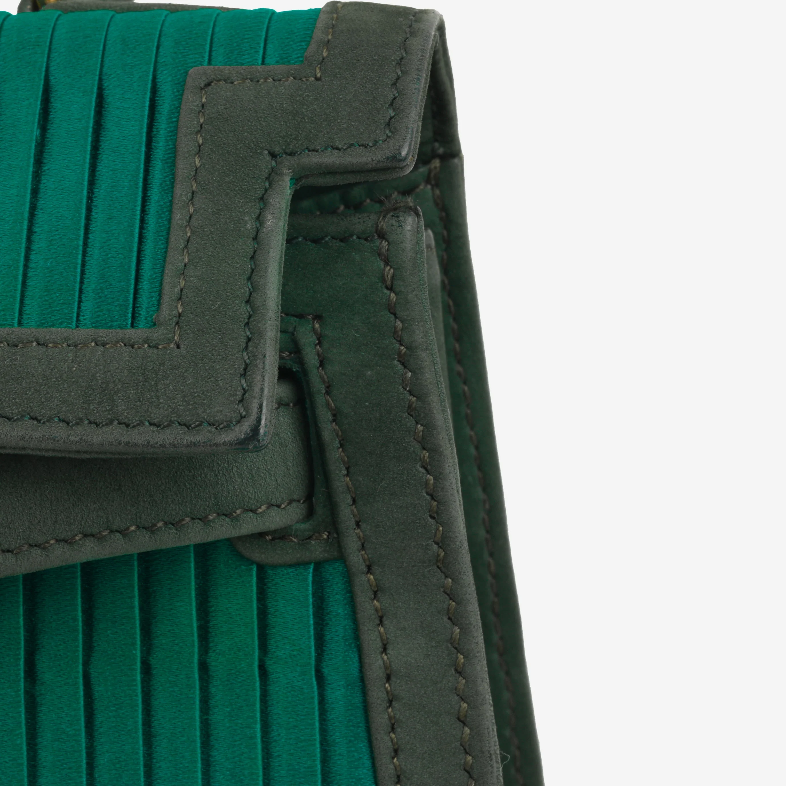 Hermès Vintage Kelly 20 - Malachite Satin/Vert Fonce Veau Velours | Gold Hardware - Image 9