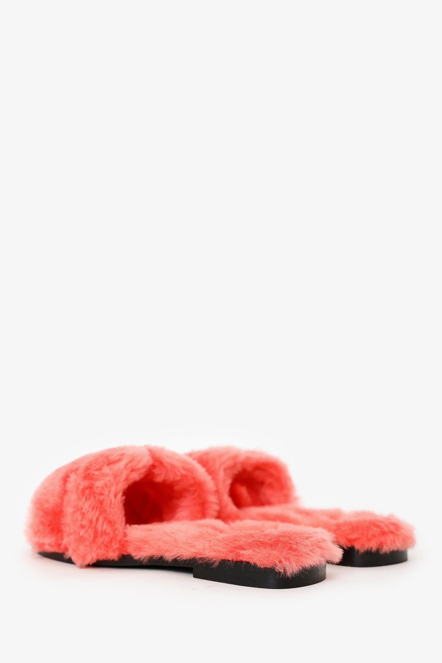Hermès Pink Shearling 'Oran' Sandals Size 35 - Image 4