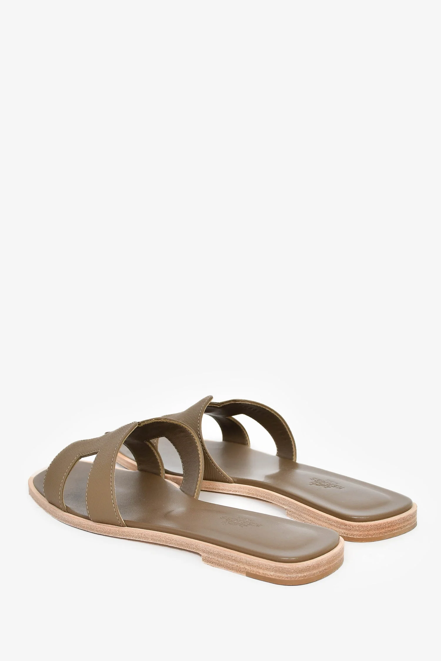 Hermès Taupe Epsom Leather 'Oran' Sandals Size 38.5 - Image 5