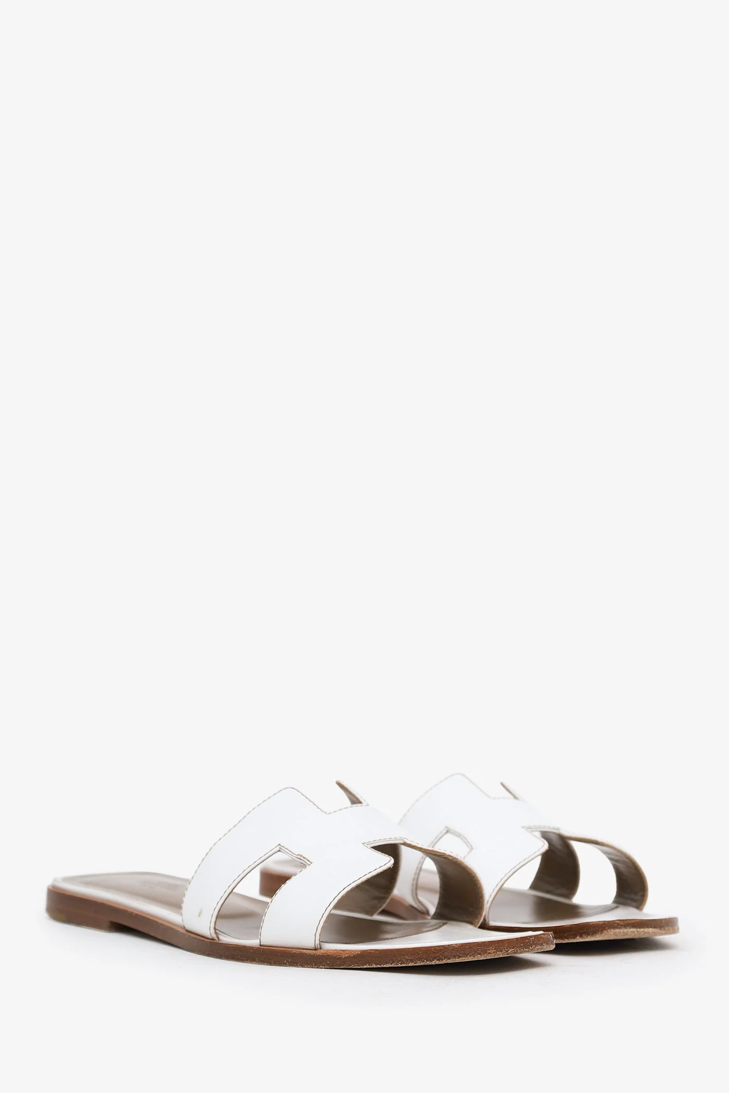Hermès White Box Calfskin Oran Sandals Size 39 - Image 2