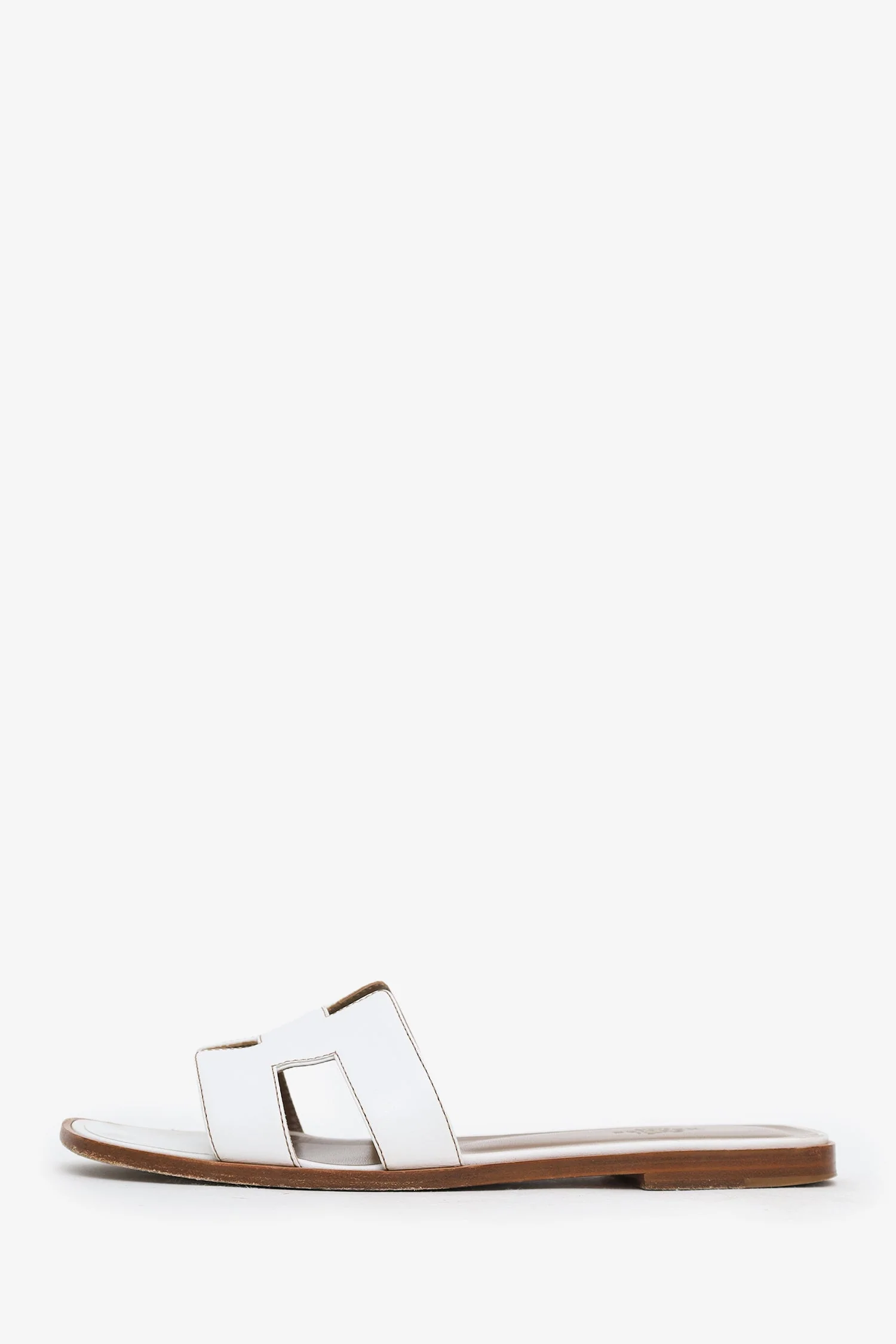 Hermès White Box Calfskin Oran Sandals Size 39 - Image 5