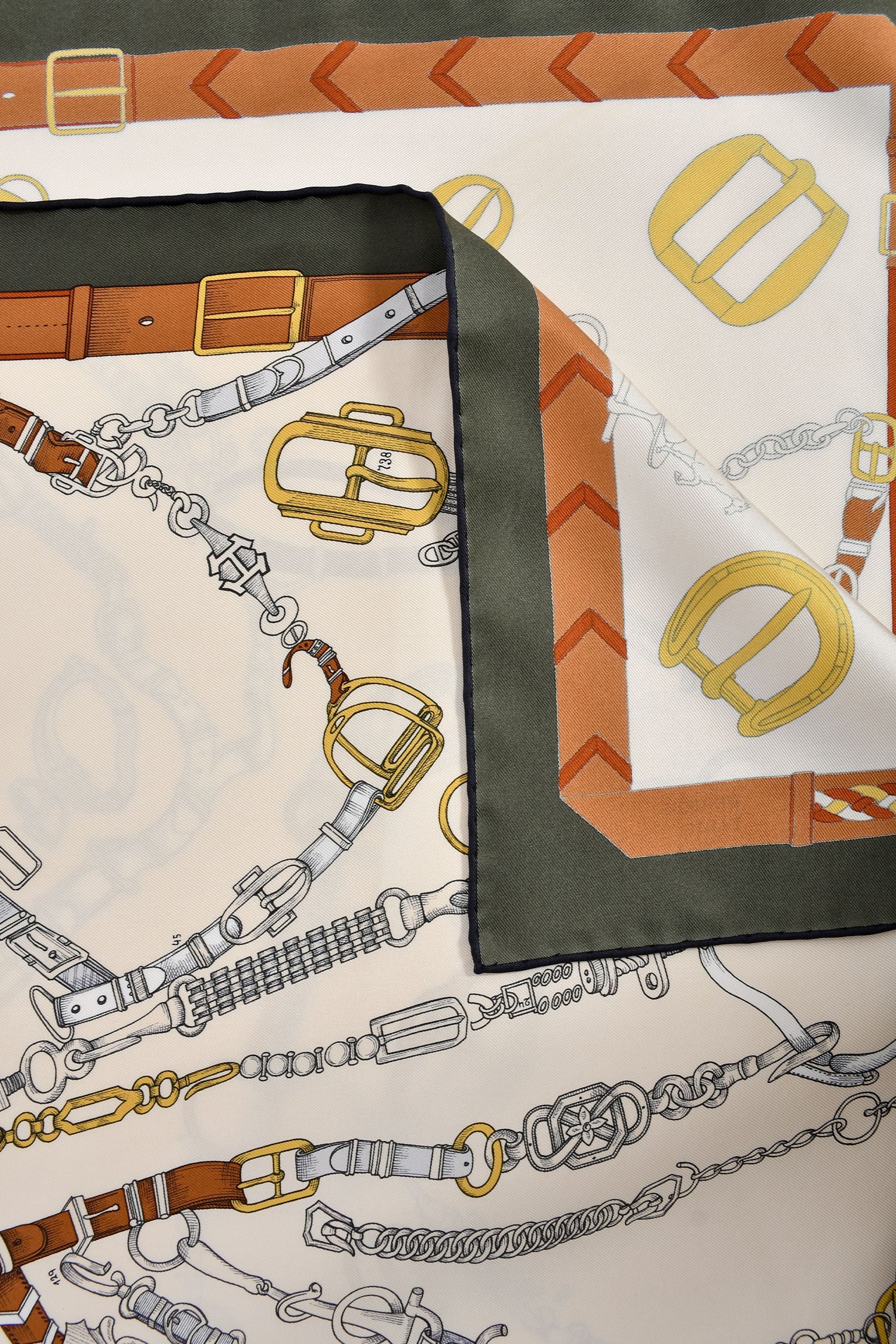 Hermès White/Green Silk 'Les Chevaux Dechaines' Scarf 90 with Tags - Image 4
