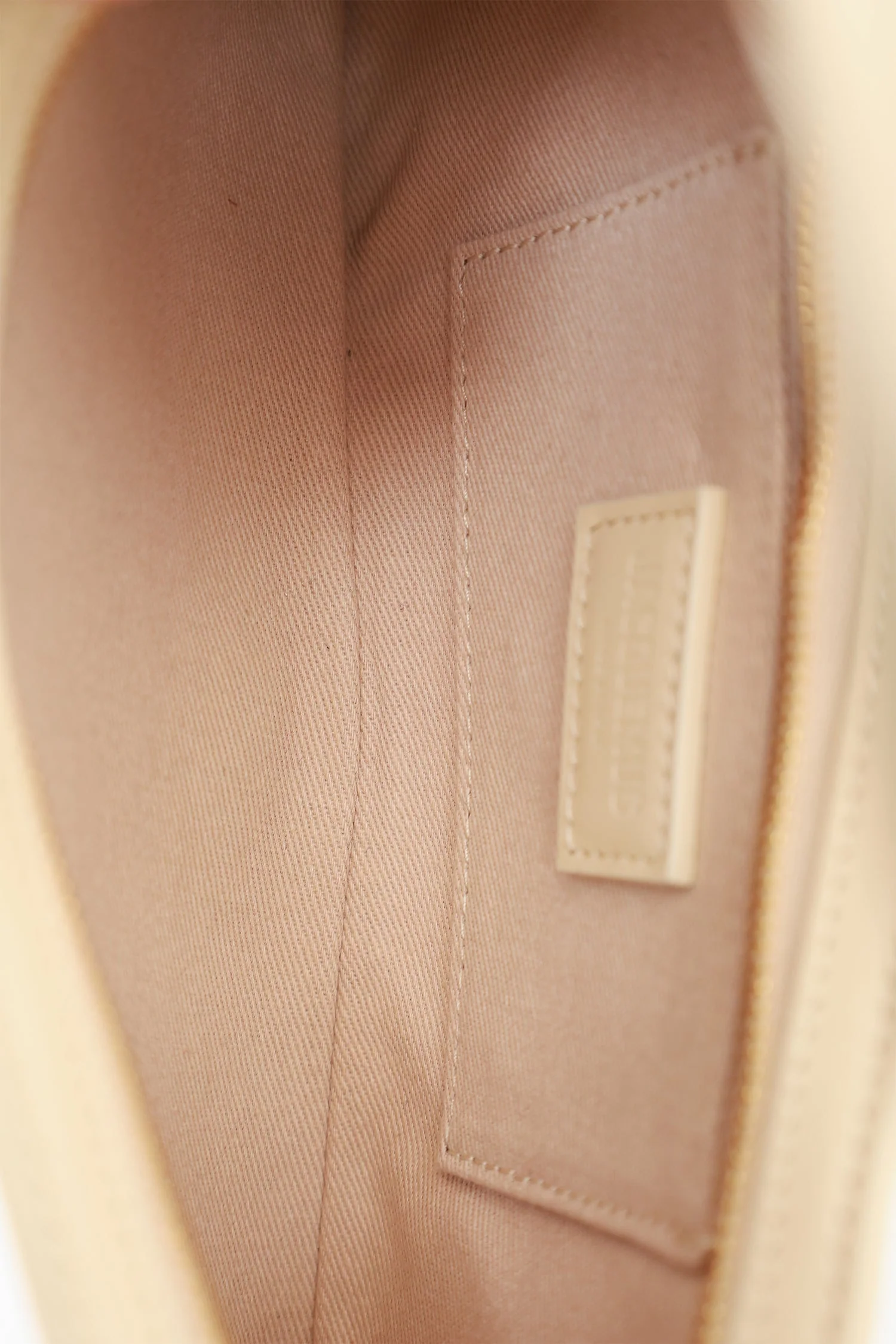Jacquemus Cream Leather Le Bisou Perle Shoulder Bag - Image 6
