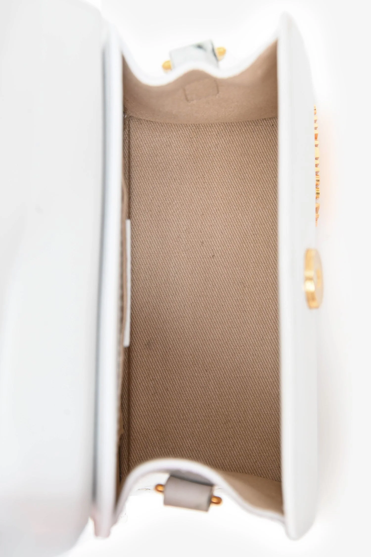 Jacquemus White Leather 'Le Chiquito Moyen' Top Handle Bag with Strap - Image 7