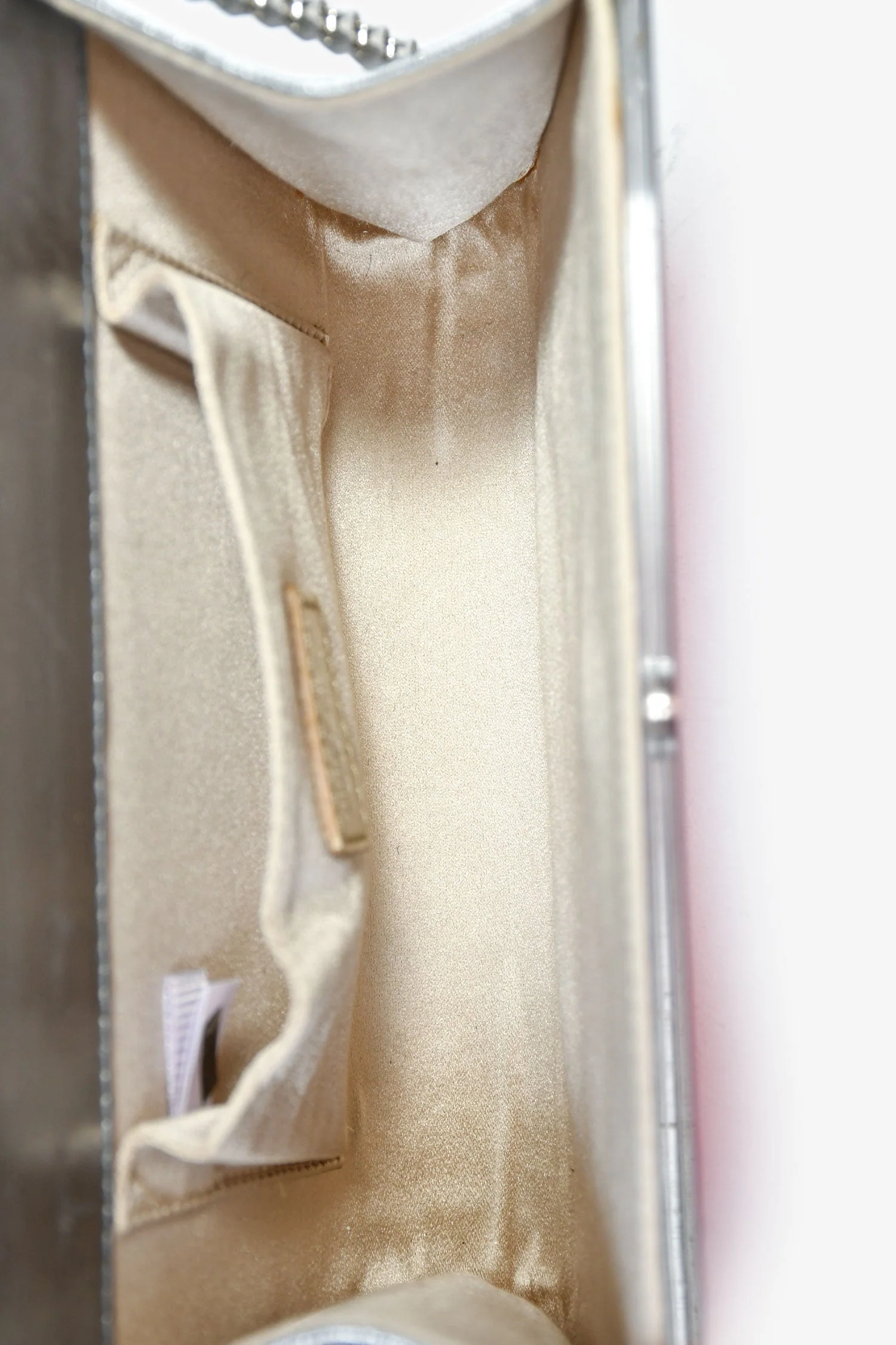 Jimmy Choo Red/Silver Acrylic Lips Clutch With Chain - Image 6