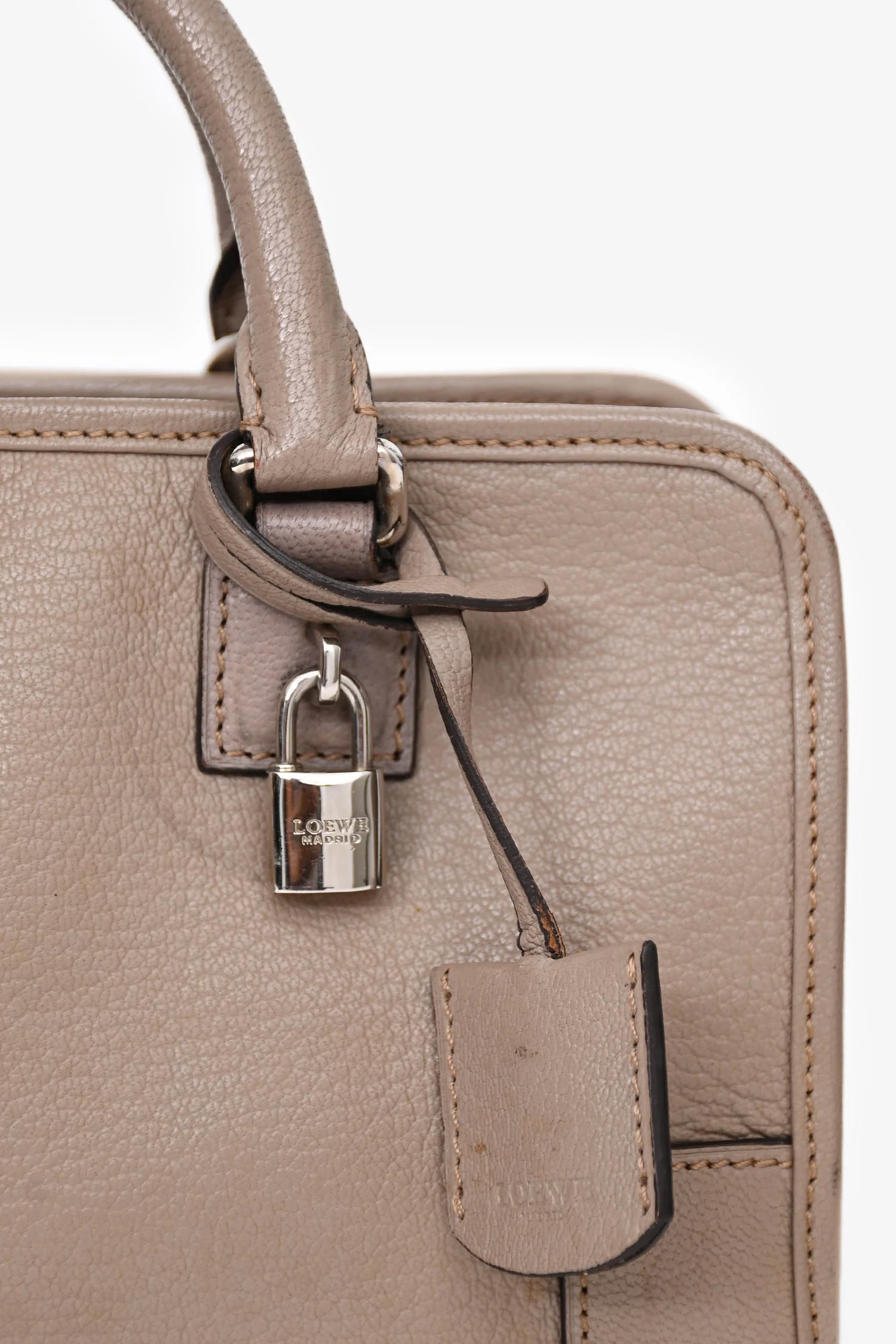 Loewe 2013 Taupe Leather Amazona 23 Bag with Strap - Image 6
