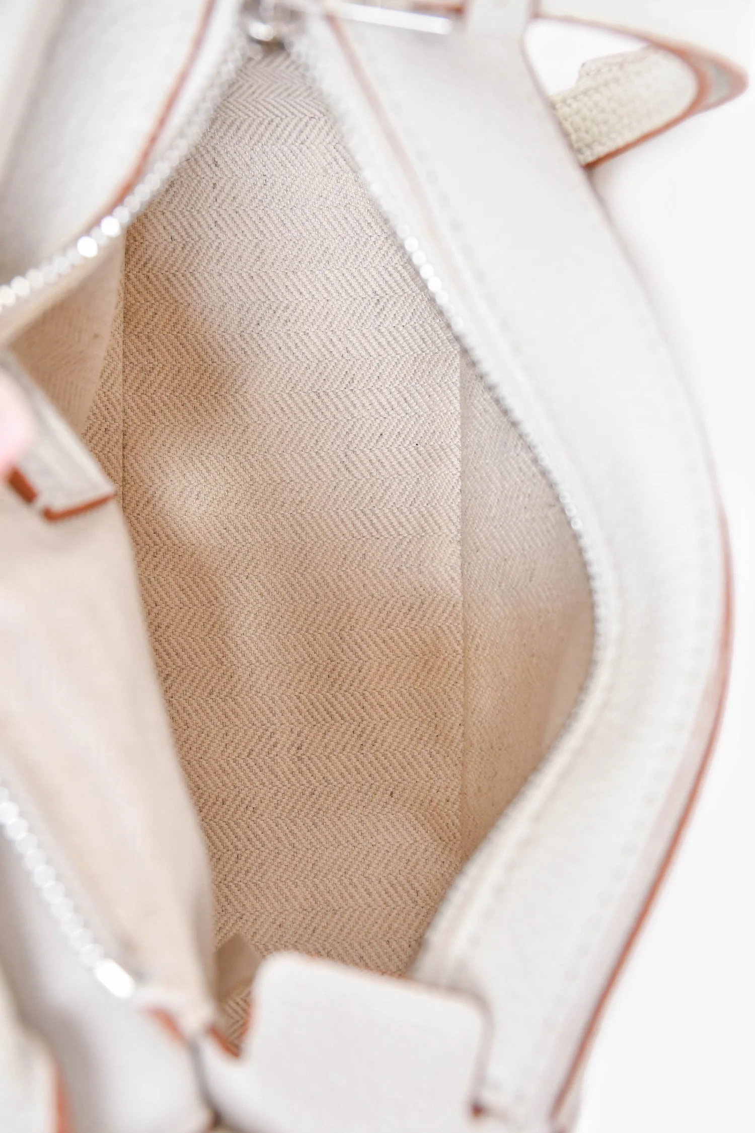 Loewe 2021 White/Brown Contrast Leather Mini Puzzle Bag with Strap - Image 6