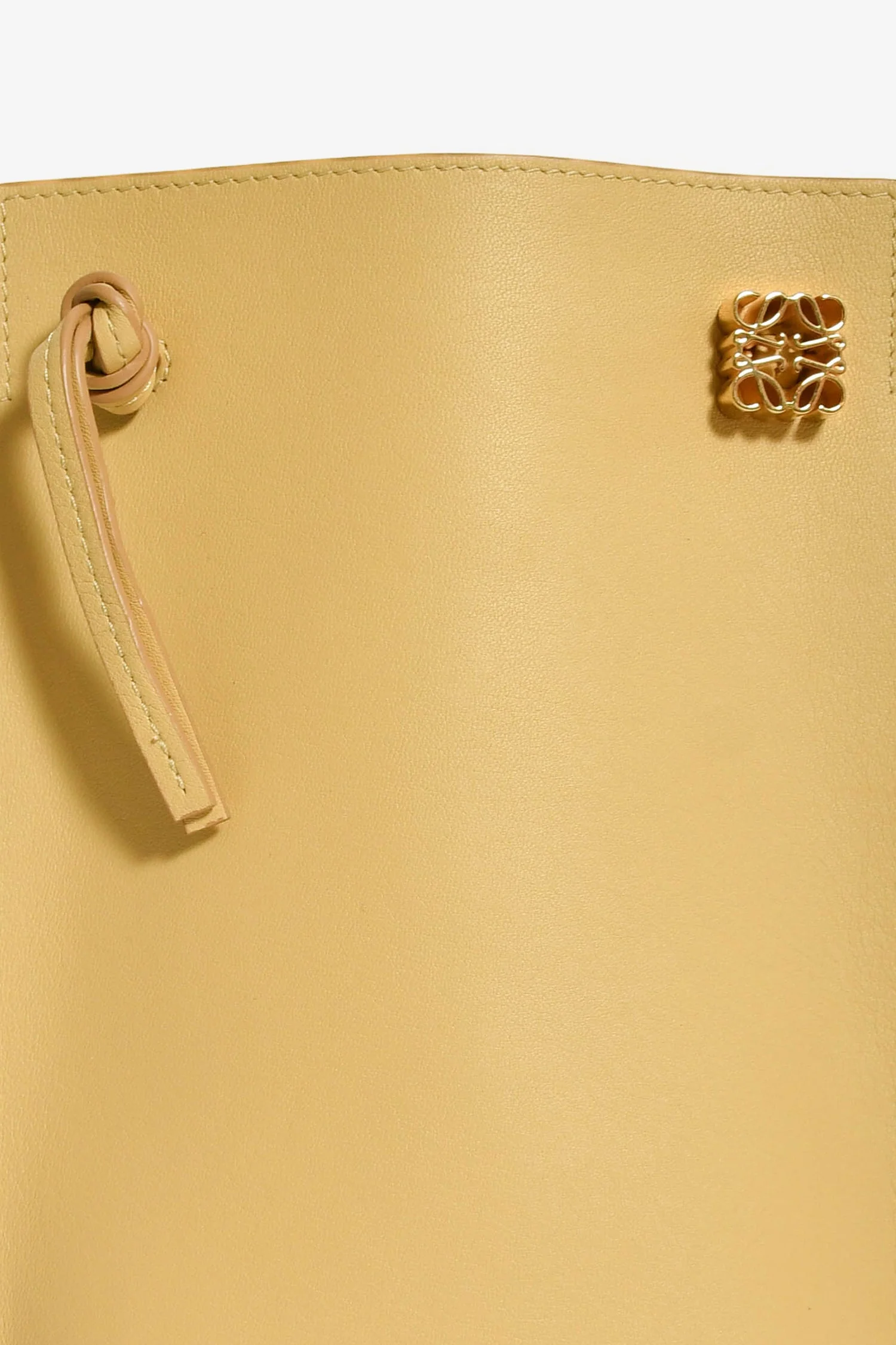 Loewe Beige Pebble Leather 'Dice' Crossbody Bag - Image 6