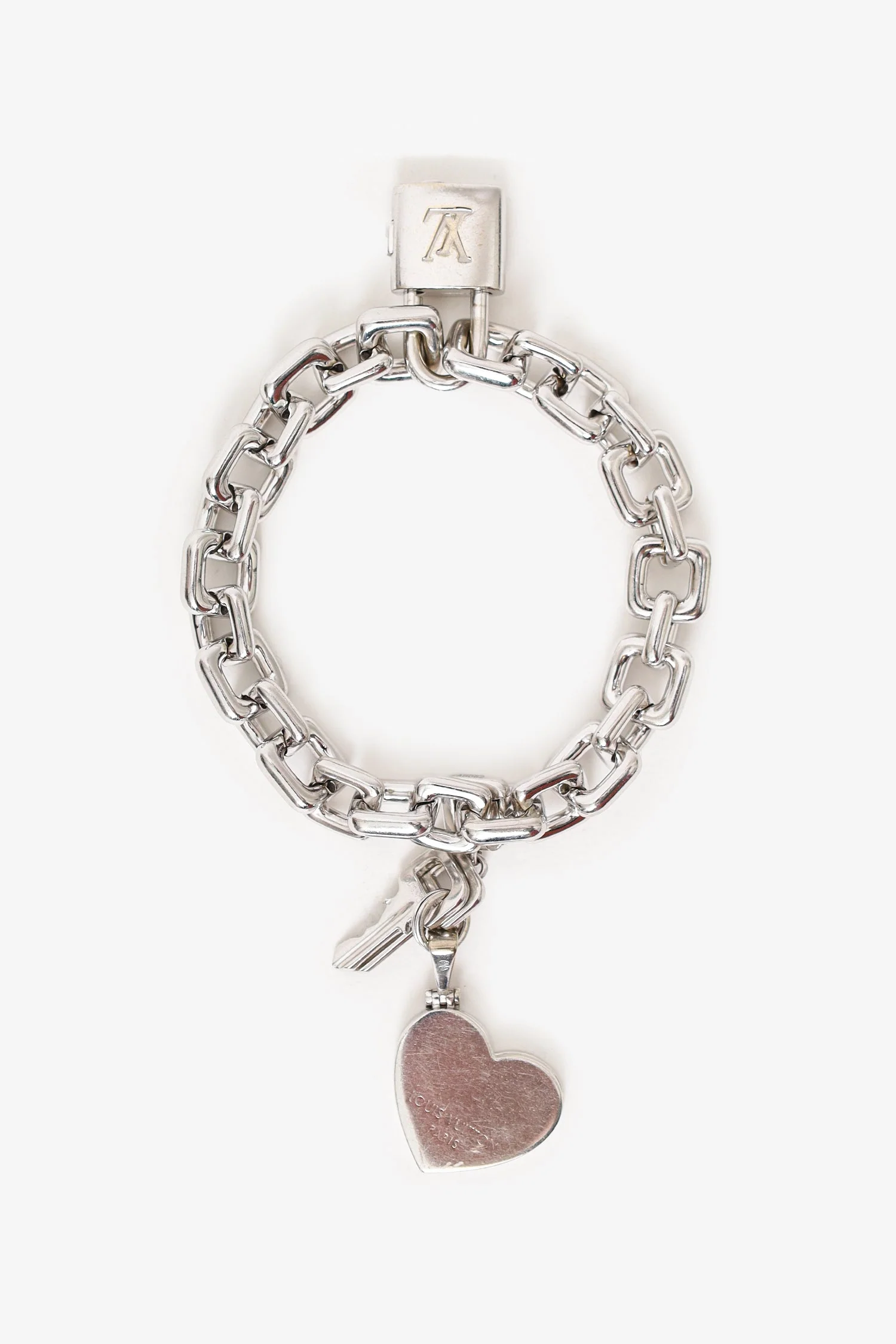 Louis Vuitton 18K White Gold/Pave Diamond Heart Tag Chain Bracelet - Image 5