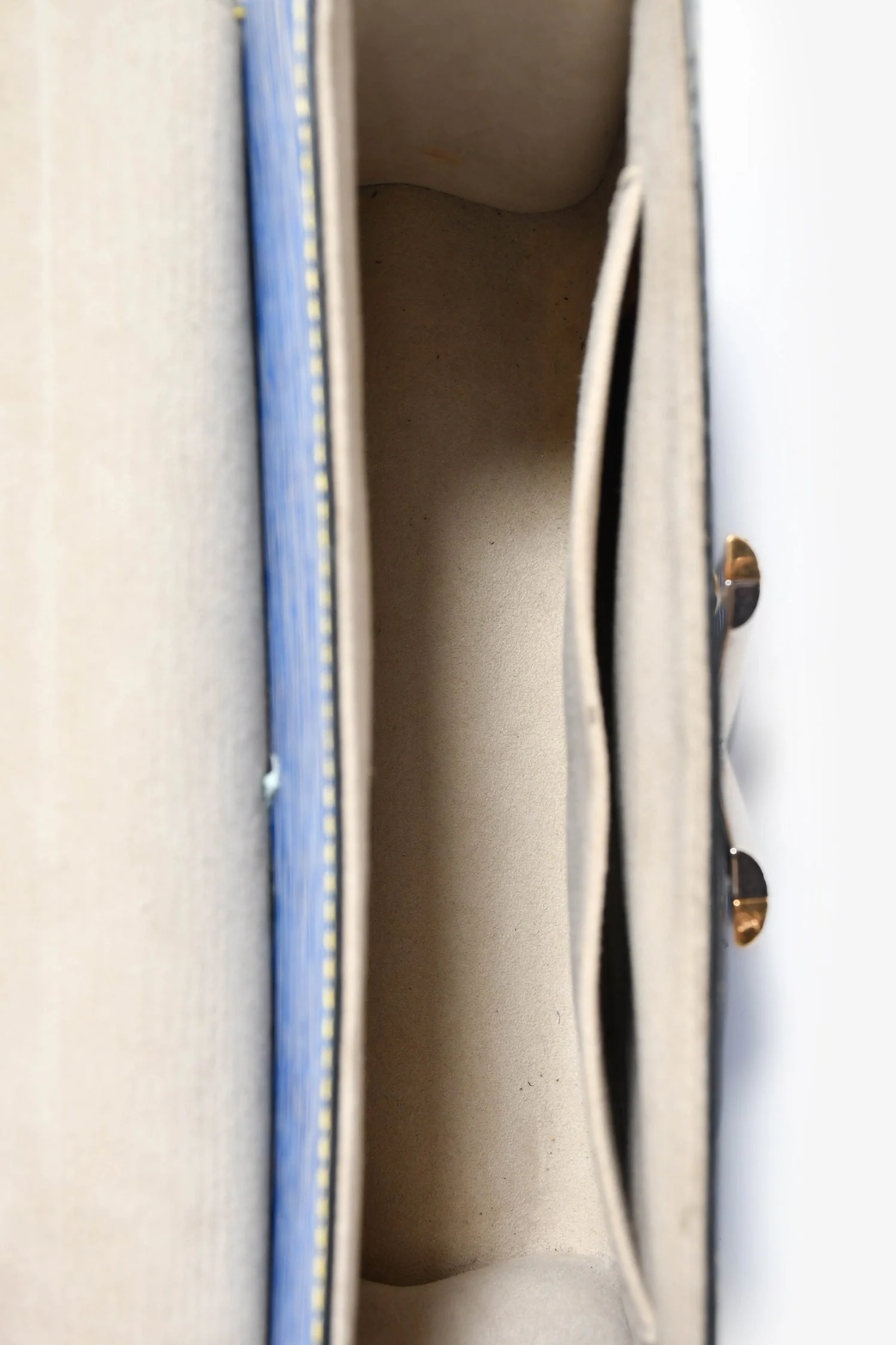 Louis Vuitton 2015 Blue Denim Epi Leather 'Twist' MM Shoulder Bag - Image 7