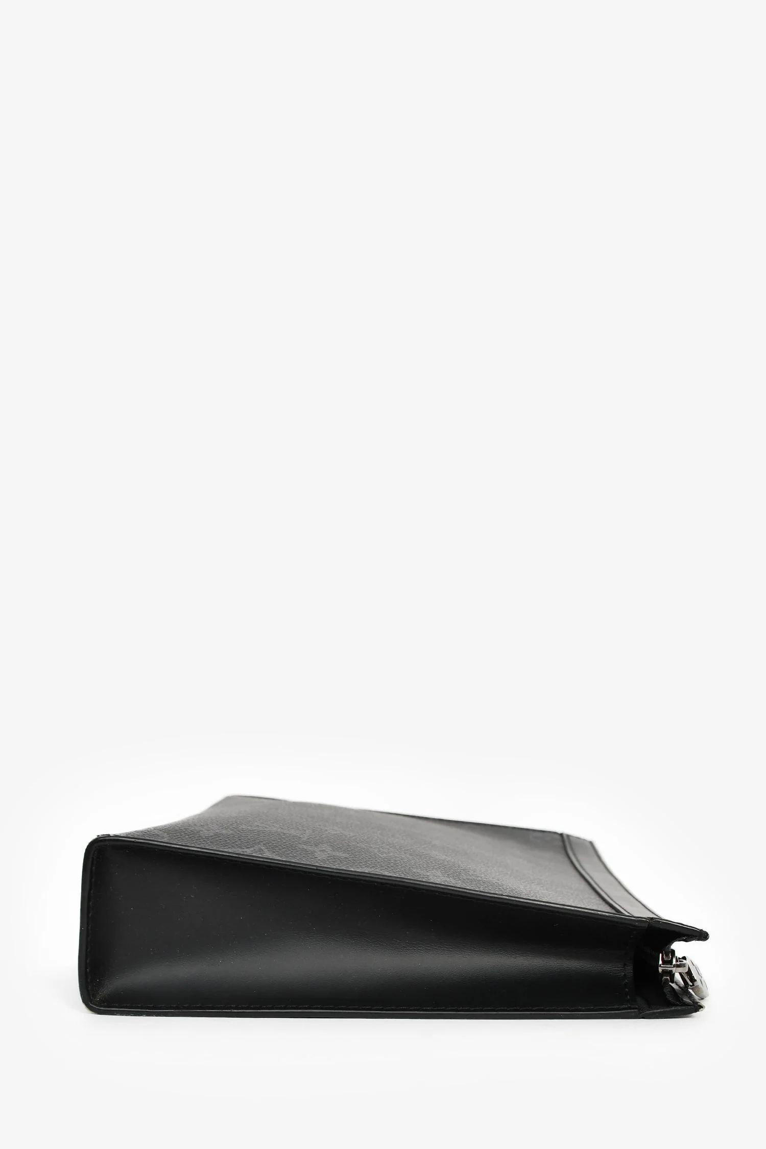 Louis Vuitton 2019 Monogram Eclipse Canvas Pochette Voyage MM - Image 4