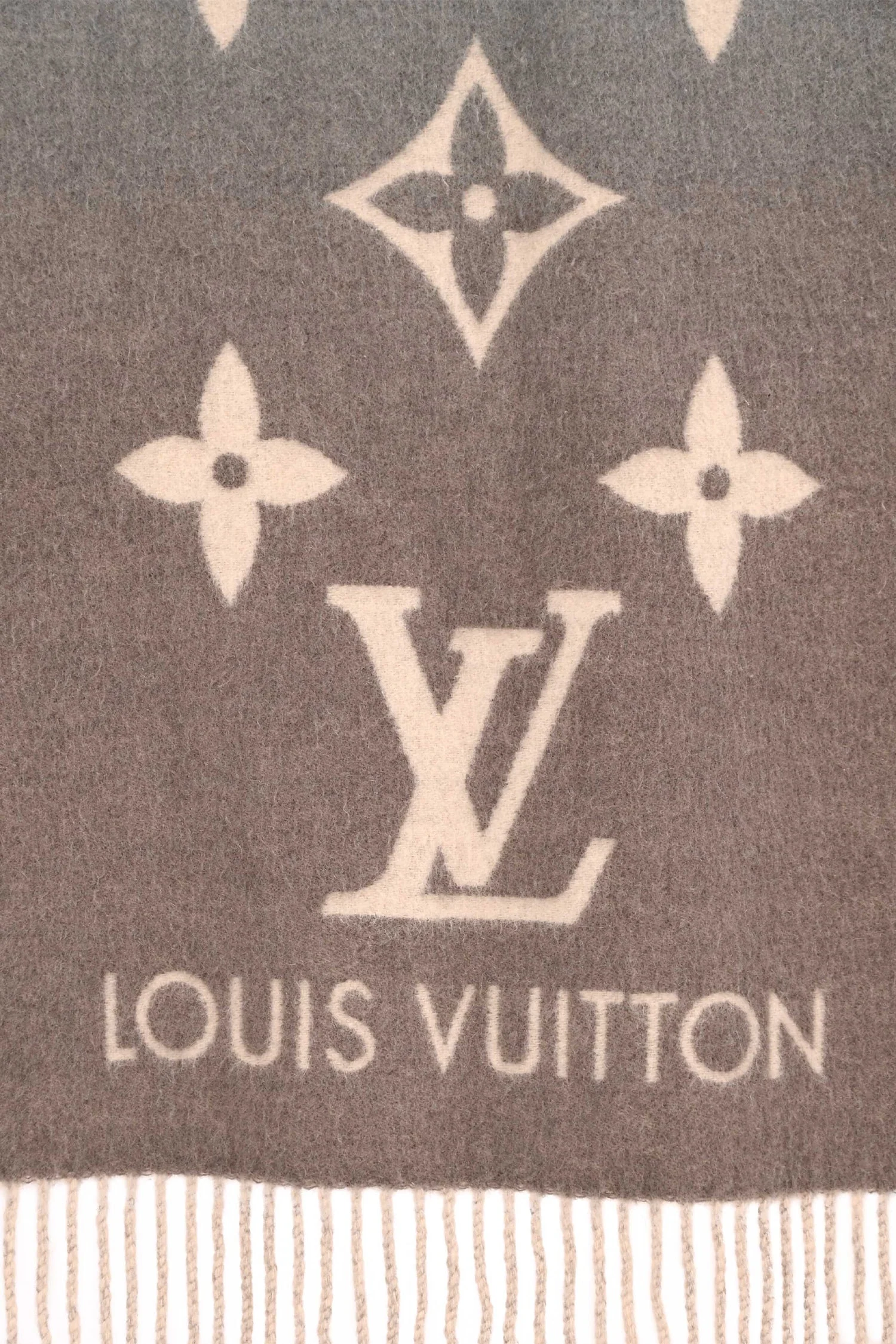 Louis Vuitton Blue/Pink Cashmere Logo 'Reykjavik' Scarf - Image 2
