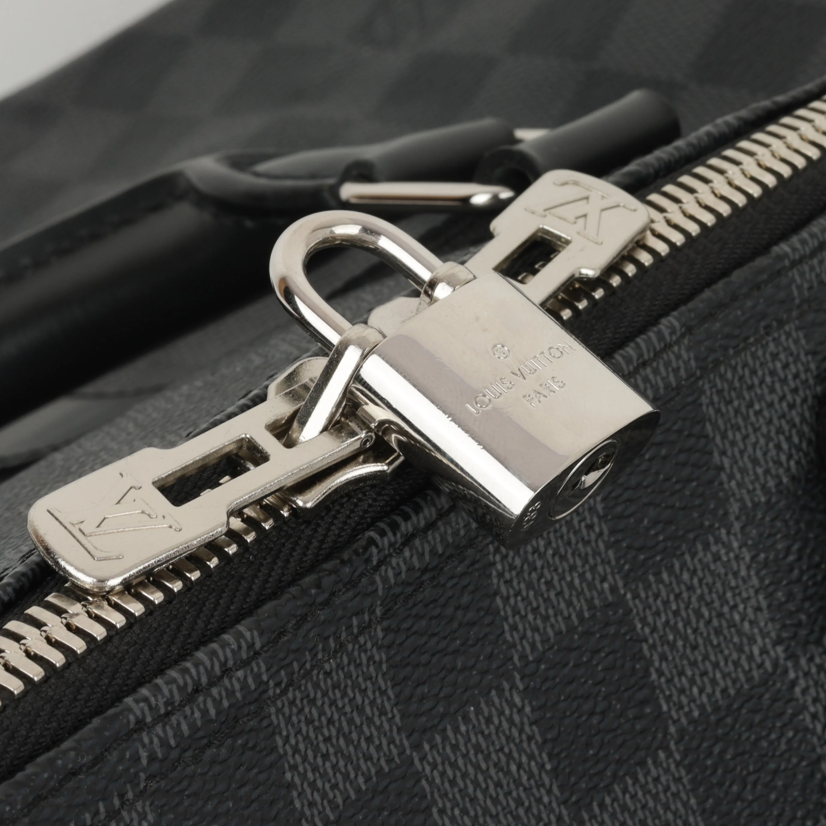 Louis Vuitton Keepall Bandoulière 55 - Damier Graphite | Silver Hardware - Image 13