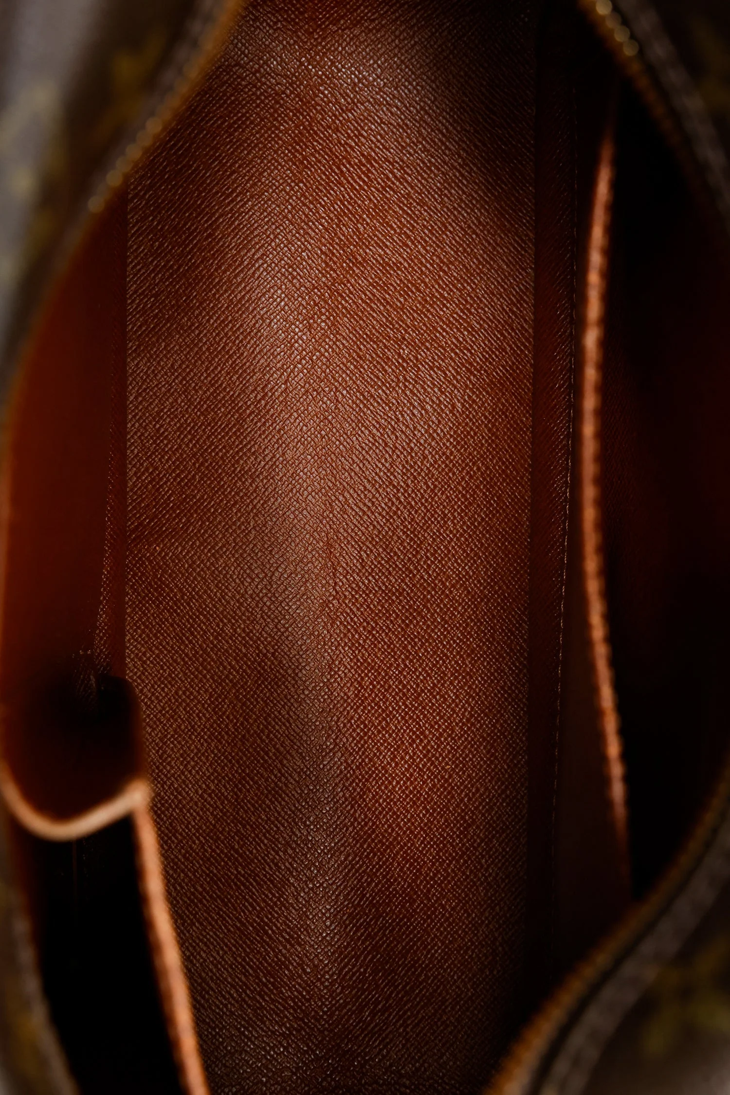 Louis Vuitton Pre-Owned Monogram Cite MM Shoulder Bag - Image 6