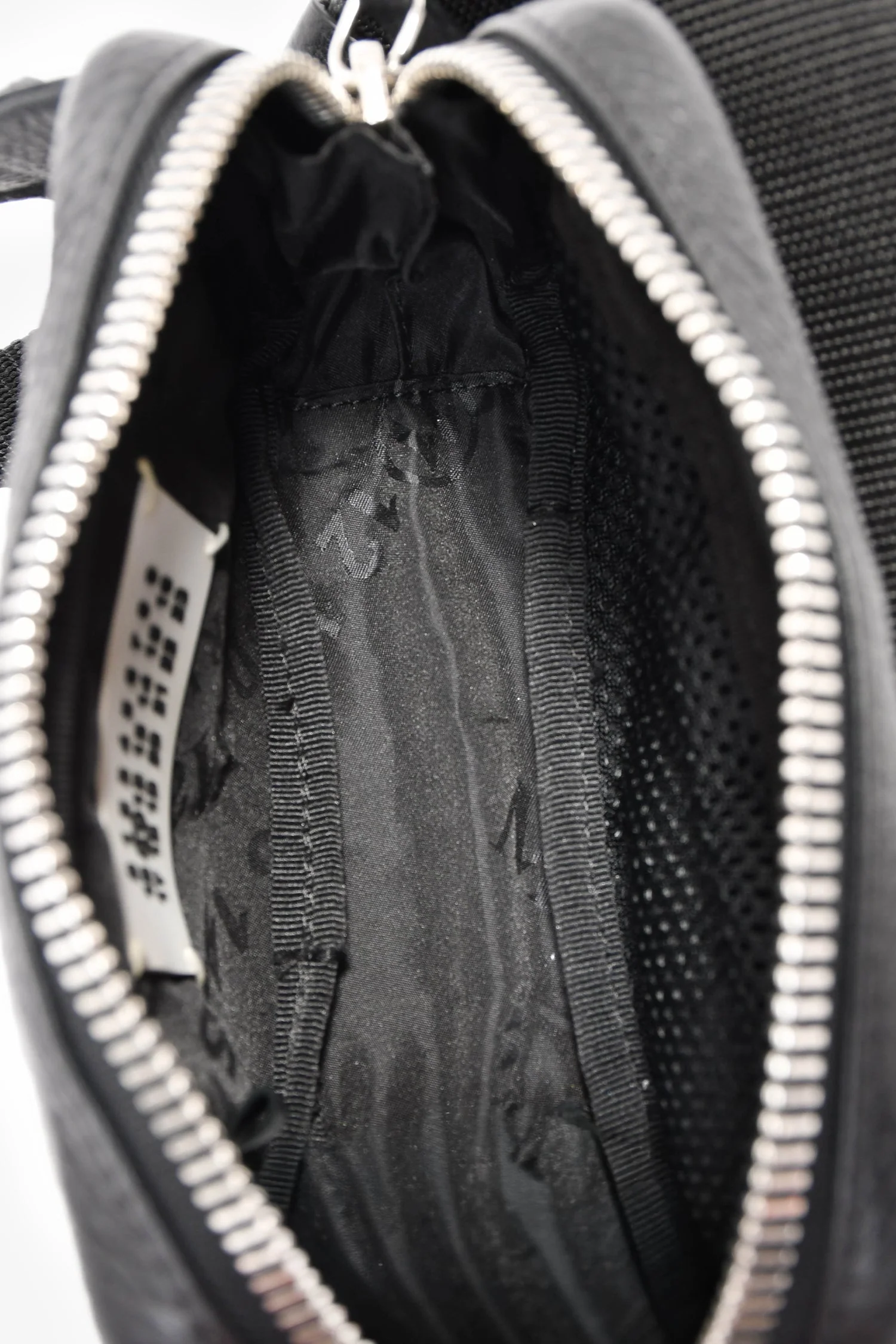 Maison Margiela Black Leather 'M11' Belt Bag - Image 7