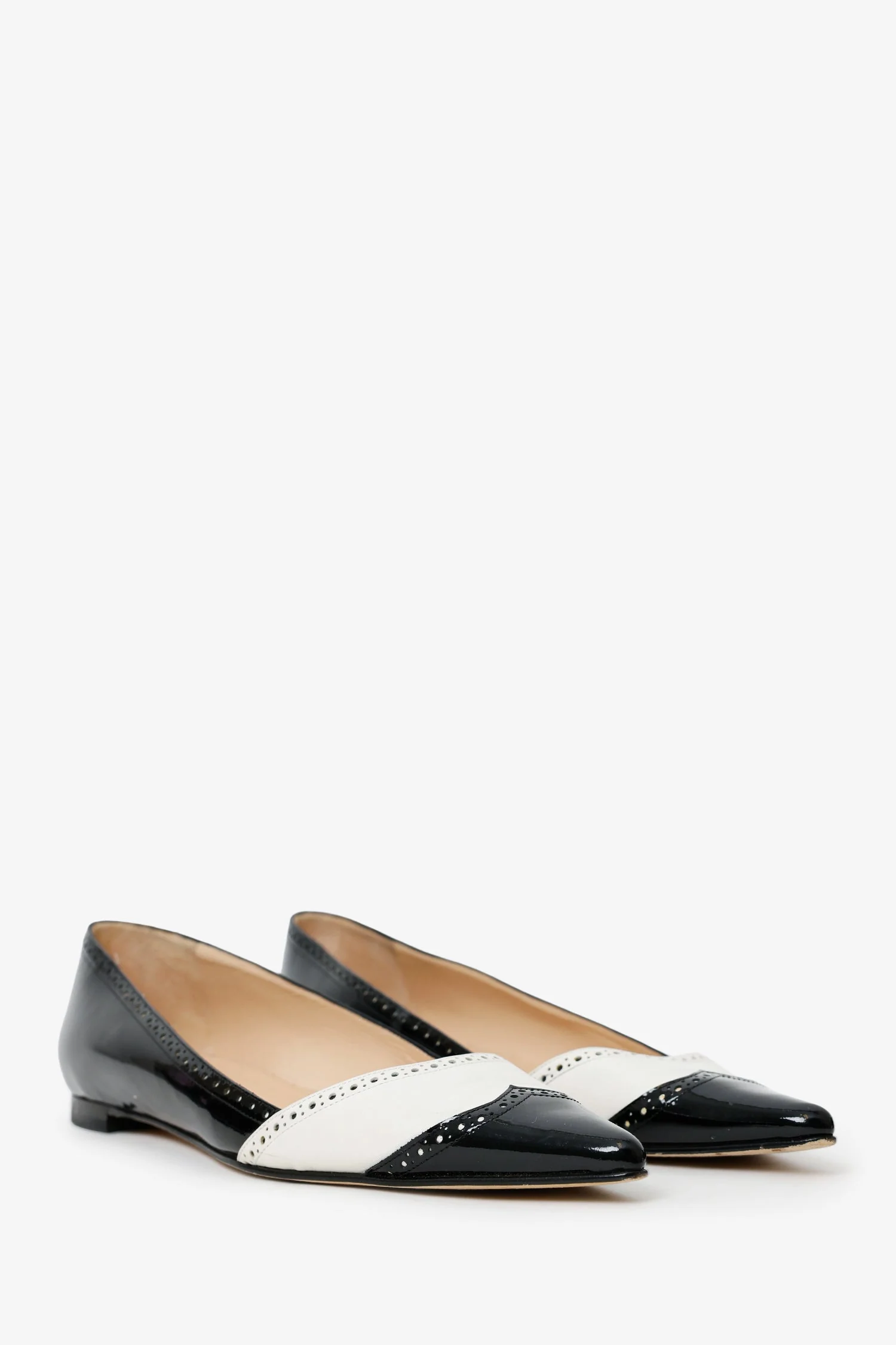 Manolo Blahnik Black/White Patent Leather Pointed Toe Flats Size 40 - Image 2