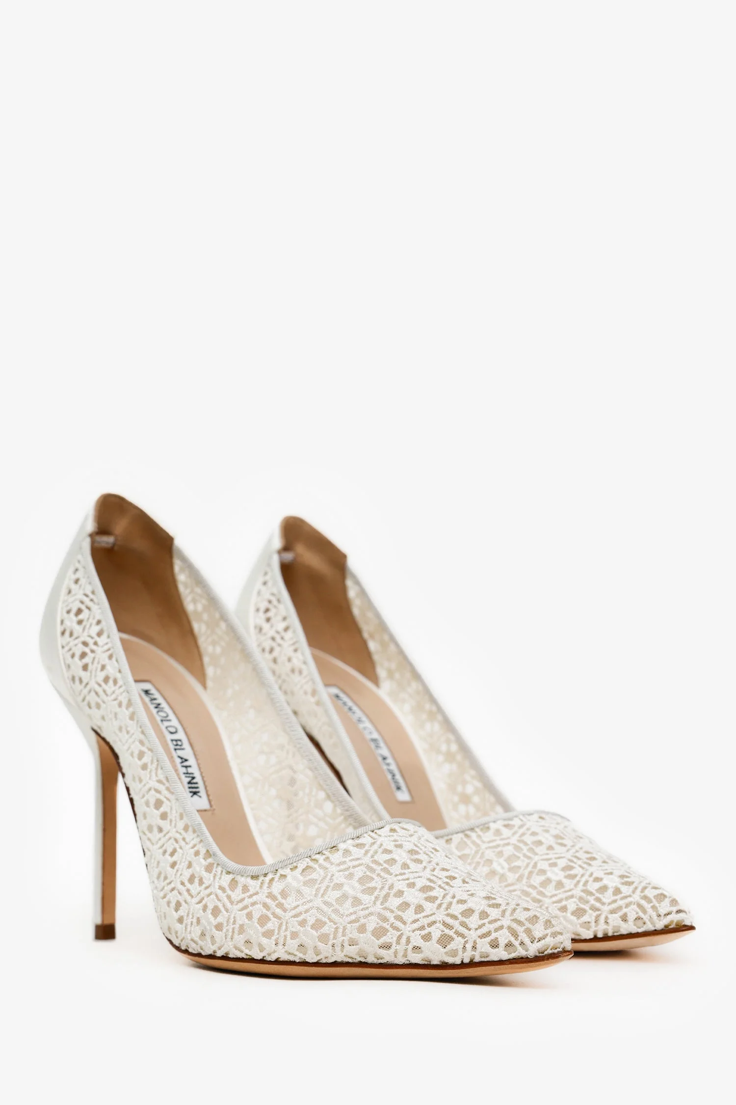 Manolo Blahnik White Satin Lace Bridal Tora Heels Size 37 - Image 2