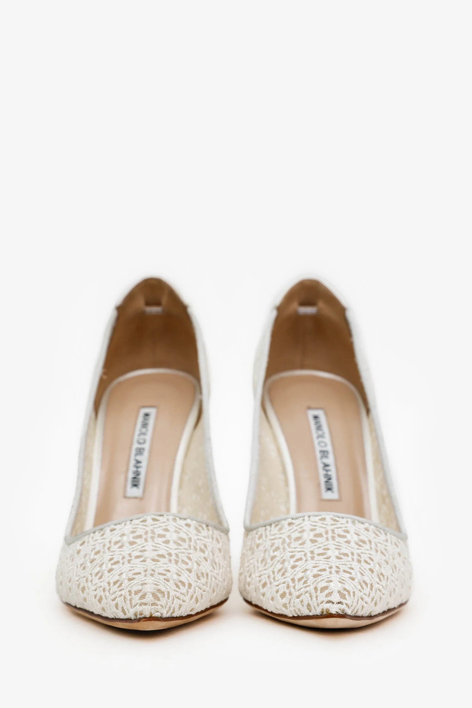 Manolo Blahnik White Satin Lace Bridal Tora Heels Size 37 - Image 3