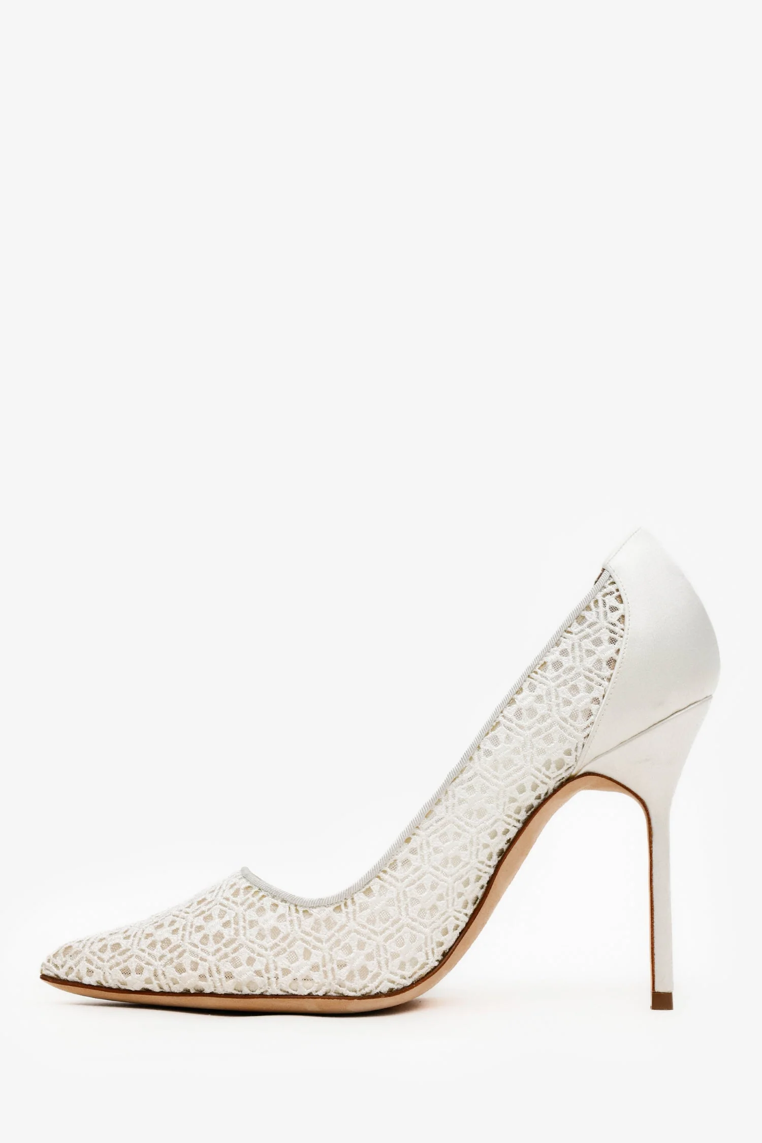 Manolo Blahnik White Satin Lace Bridal Tora Heels Size 37 - Image 4