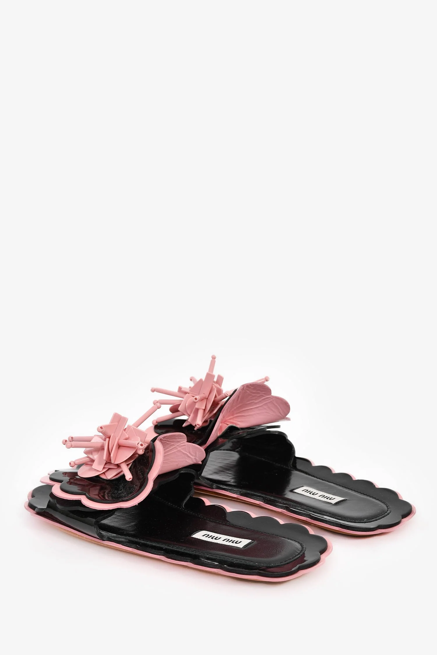 Miu Miu Black/Pink Patent Flower Sandals Size 35 - Image 5