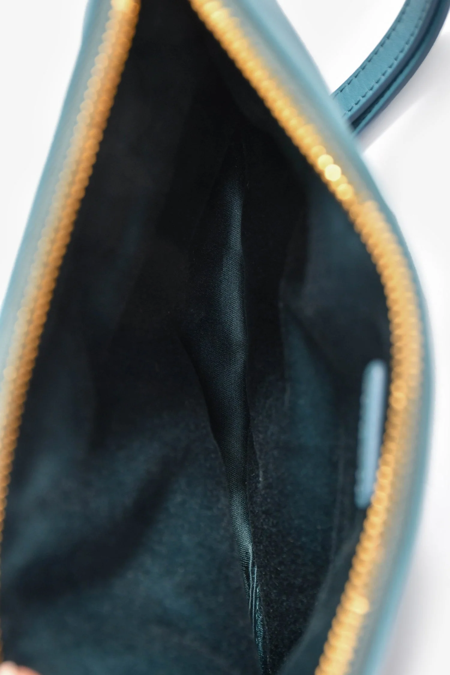 Miu Miu Blue Leather Logo Zip Pouch - Image 6